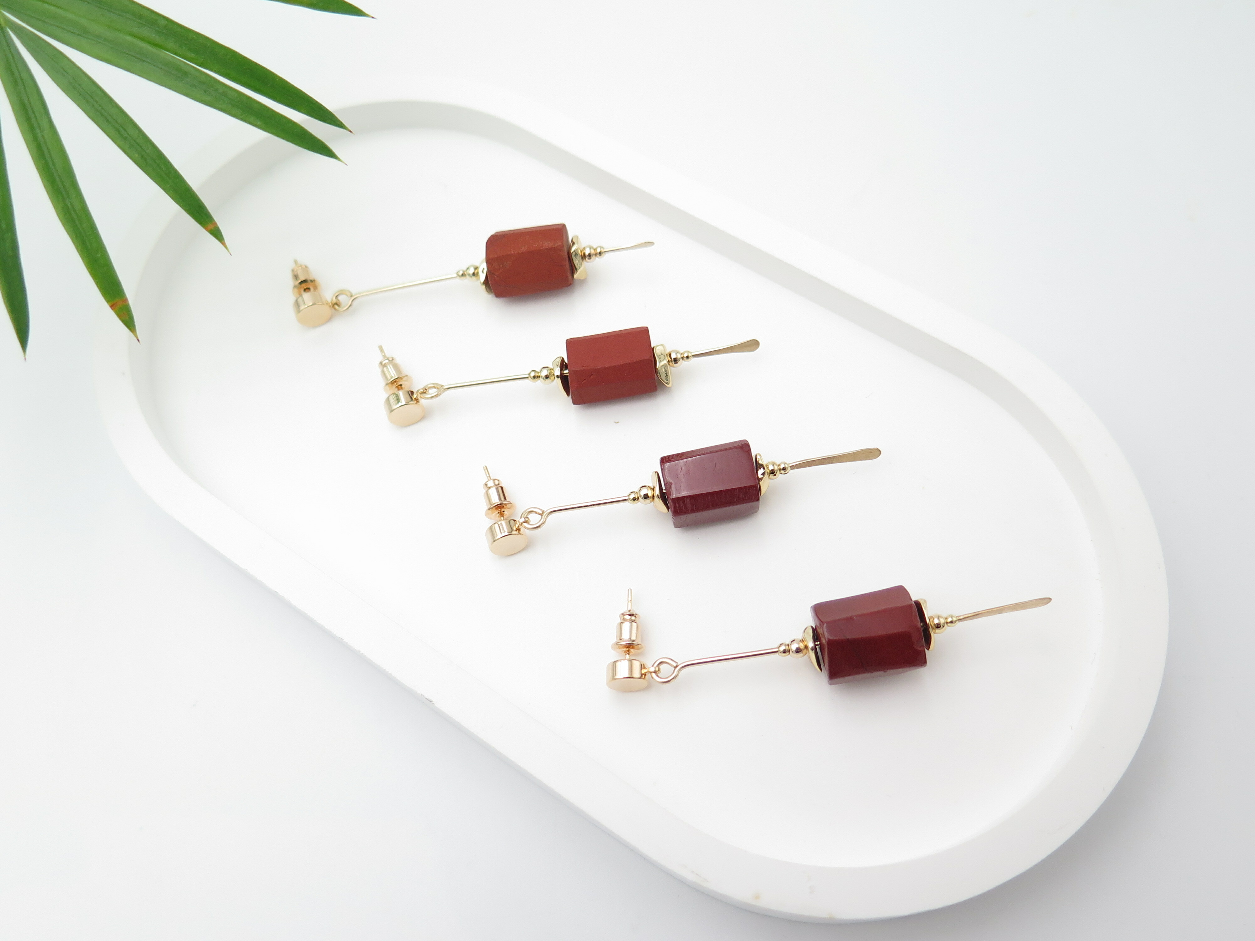 COLE COOL簡約型格紅石耳環 日式耳環