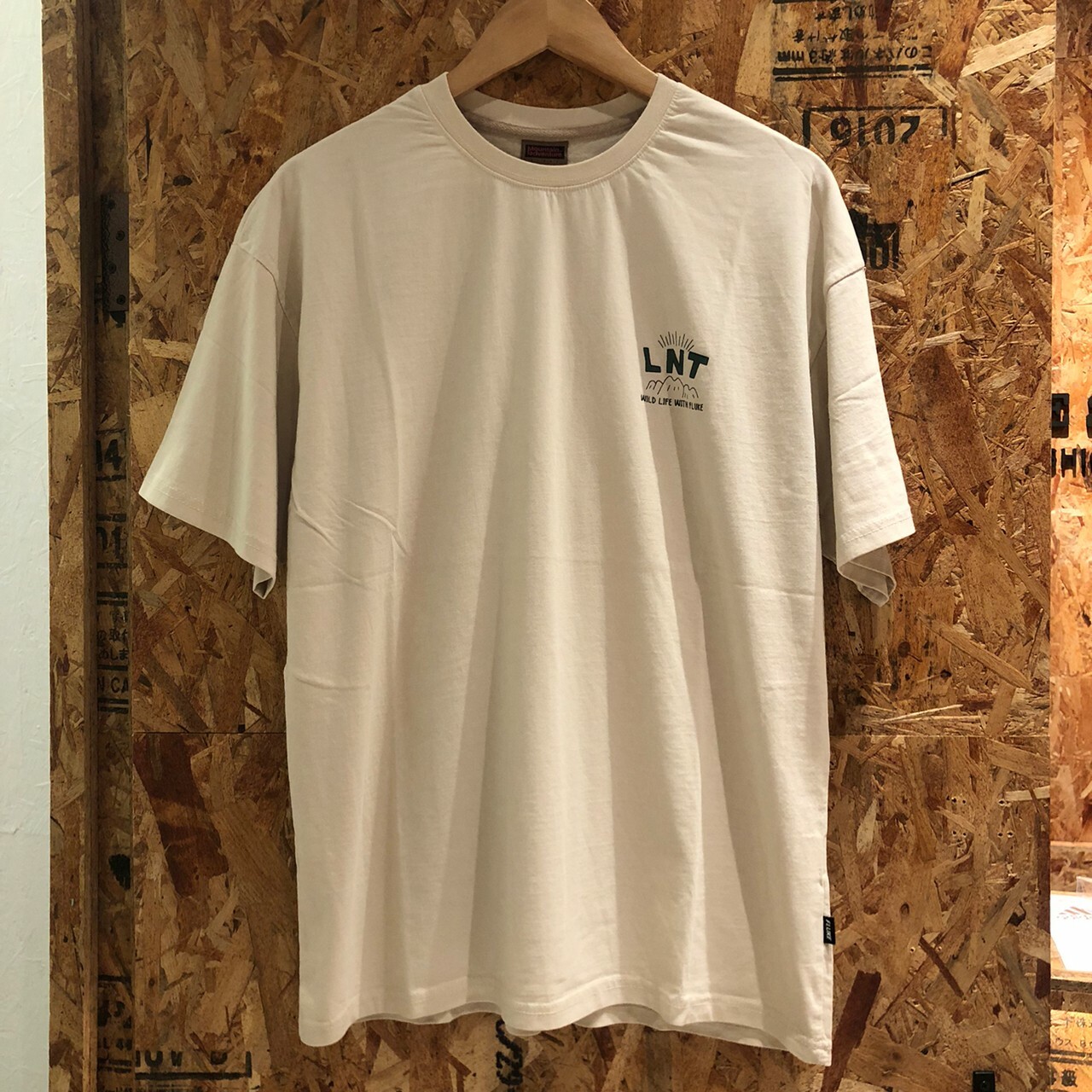 Fluke Lnt 標語短袖 T恤 FST185