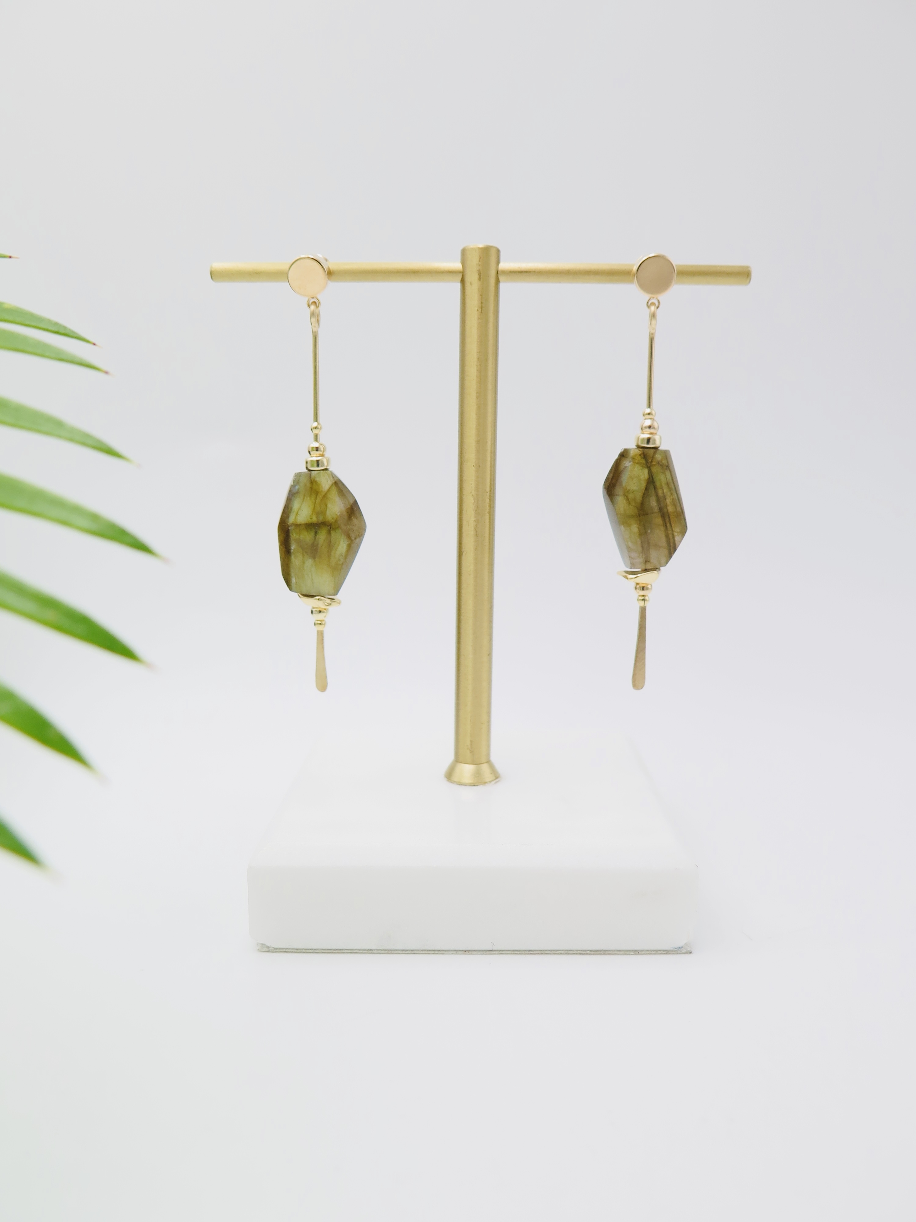 COLE COOL簡約型格不規則天然拉長石耳環 日式耳環