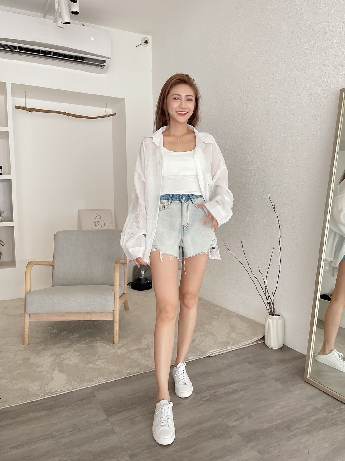 🔥05.24直播新品］💥今年最夯雙色褲］🇰🇷正韓中高腰刷破修身前後雙色牛仔短褲（S-L）