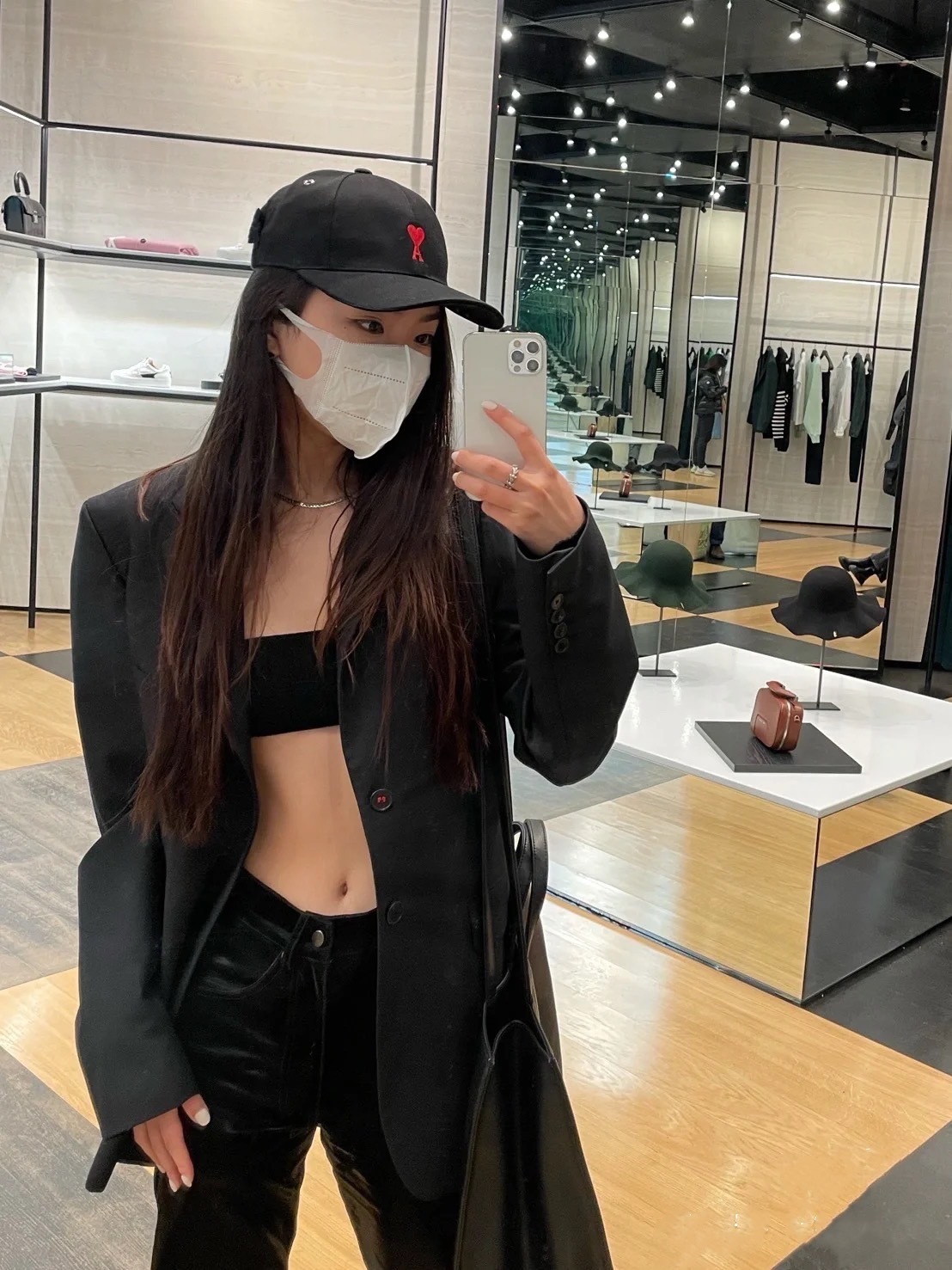 Ami Paris 愛心刺繡老帽 黑