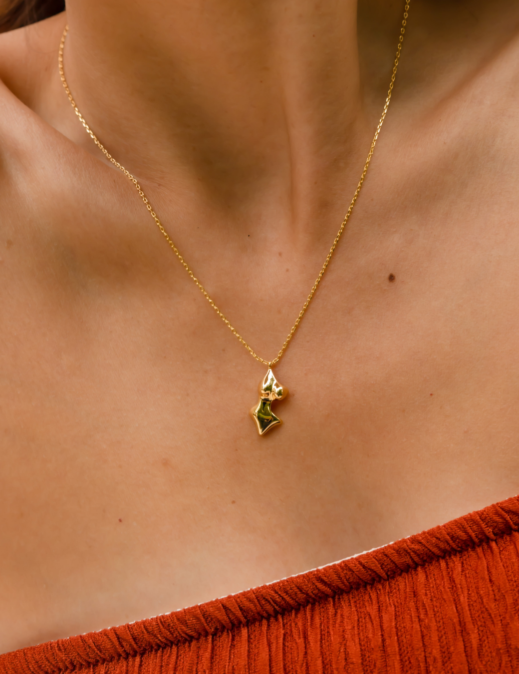 Tropical Paradise · 比基尼造型墜鍊（金色）