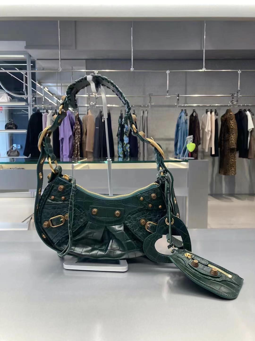 Balenciaga Le Cagole XS 祖母綠 月牙包-M