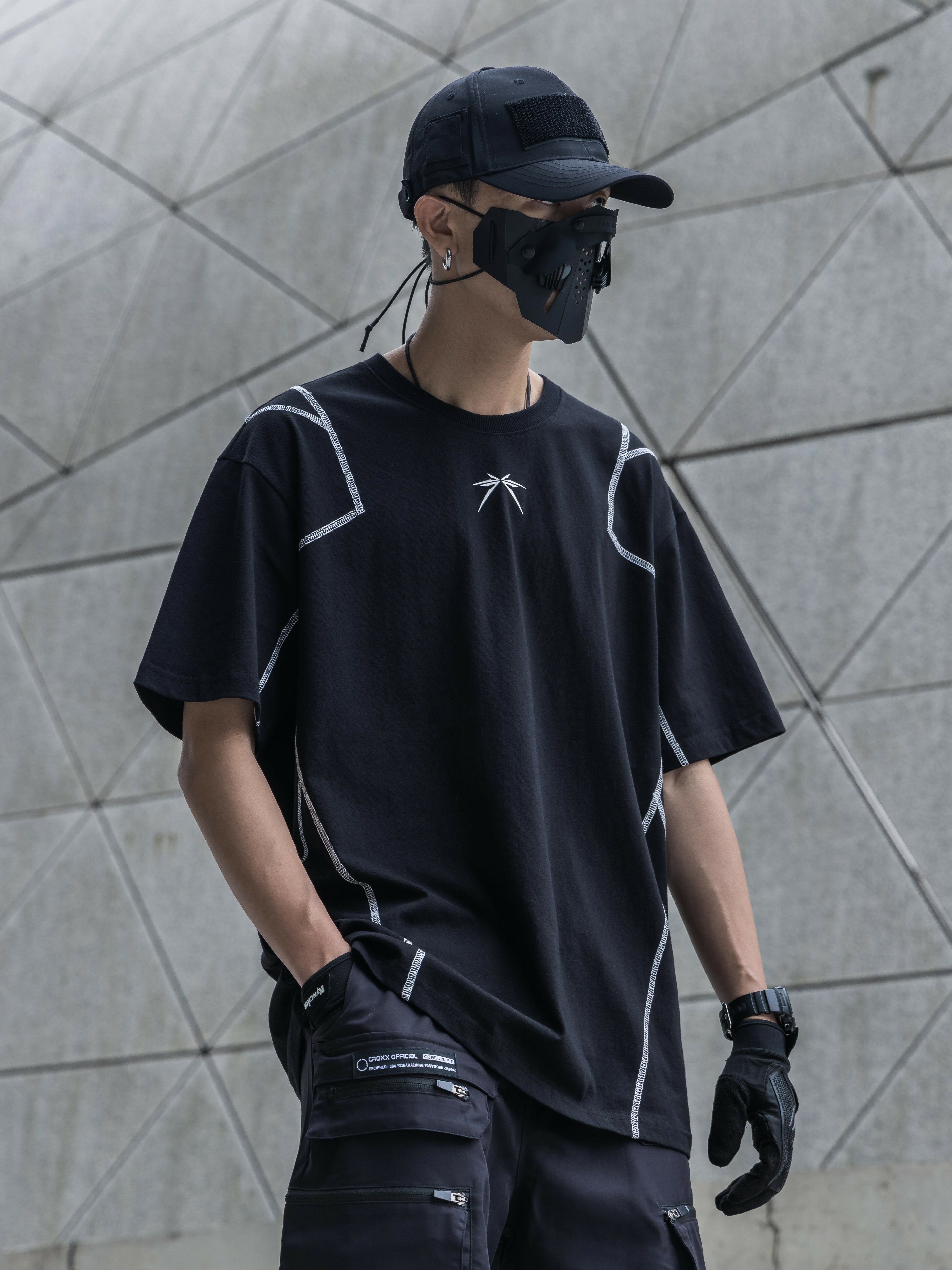 TCX29-23 線條結構分割短袖