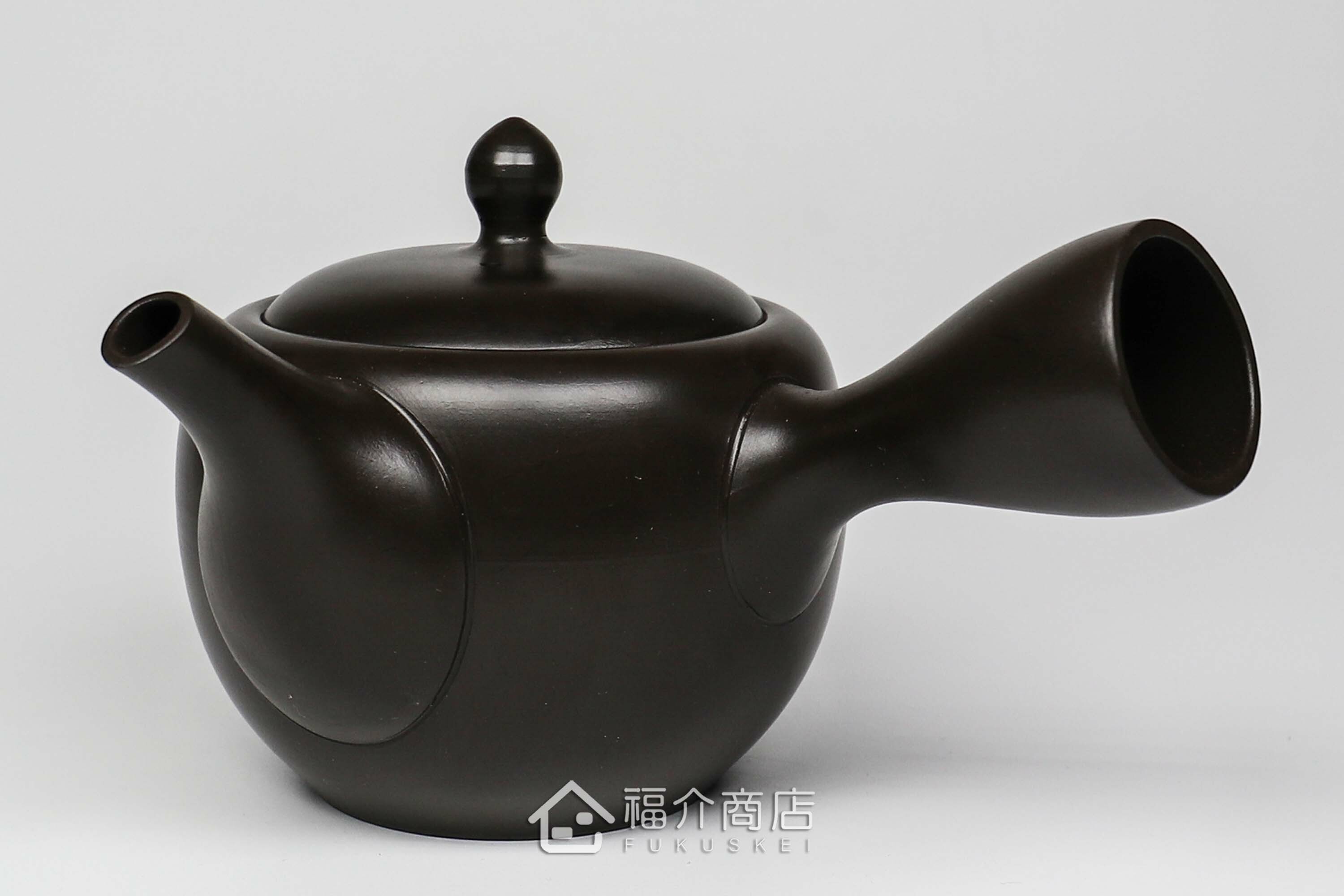 泡茶用的日本陶瓷茶壺