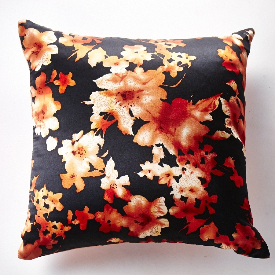 INLUXE CASA - 紅黑日式印花抱枕 (45*45CM)