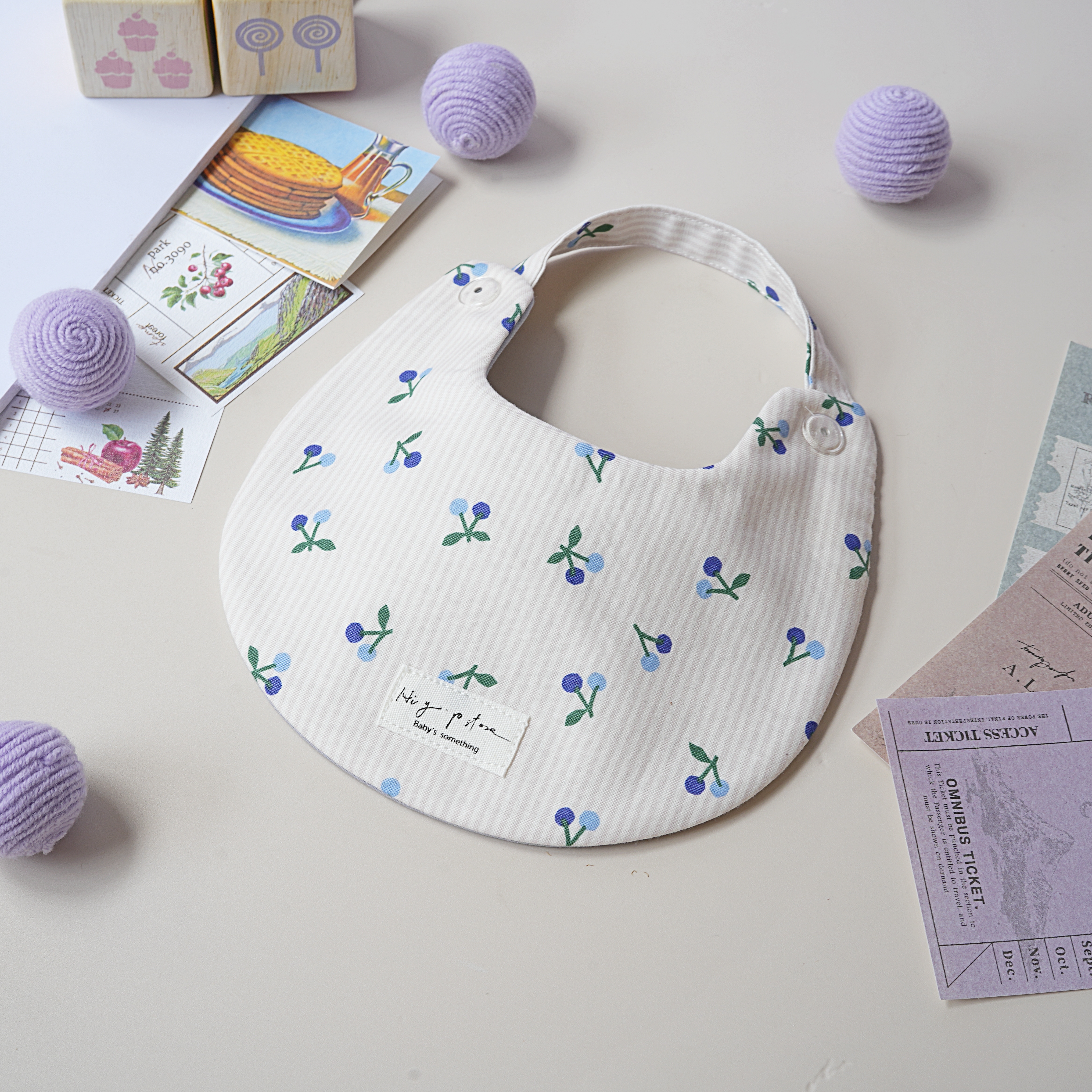 Hi Y.P store-手作圍兜-線條藍櫻桃