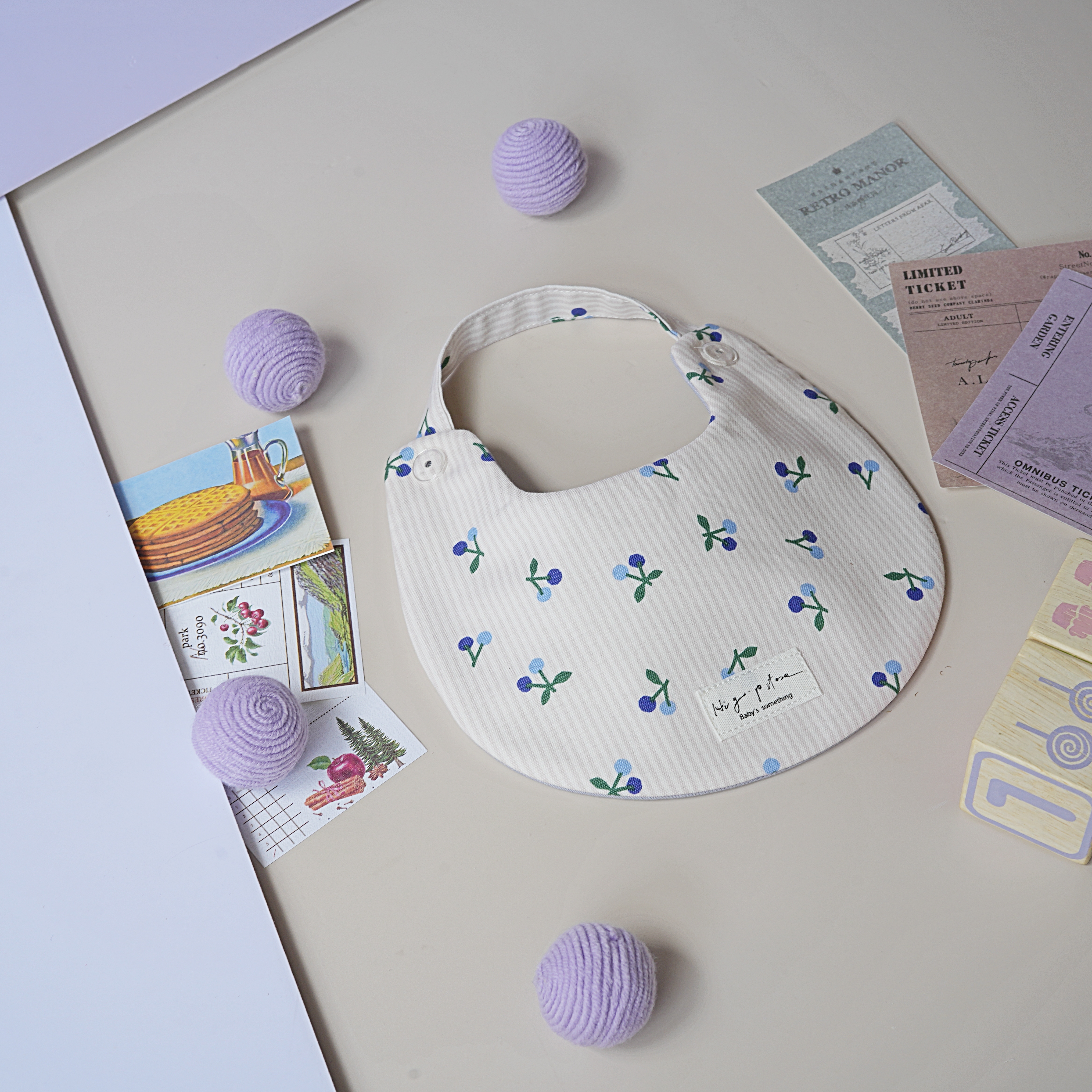 Hi Y.P store-手作圍兜-線條藍櫻桃