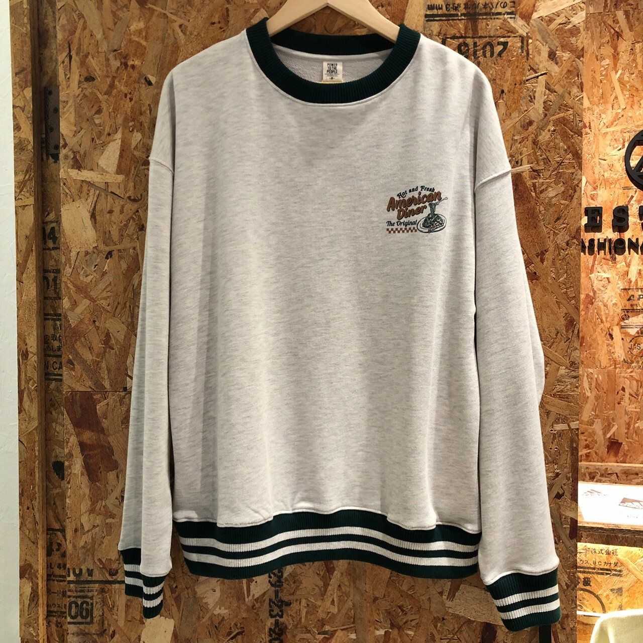 Power To The People 義大利麵滾邊大學Tee 3301022-103