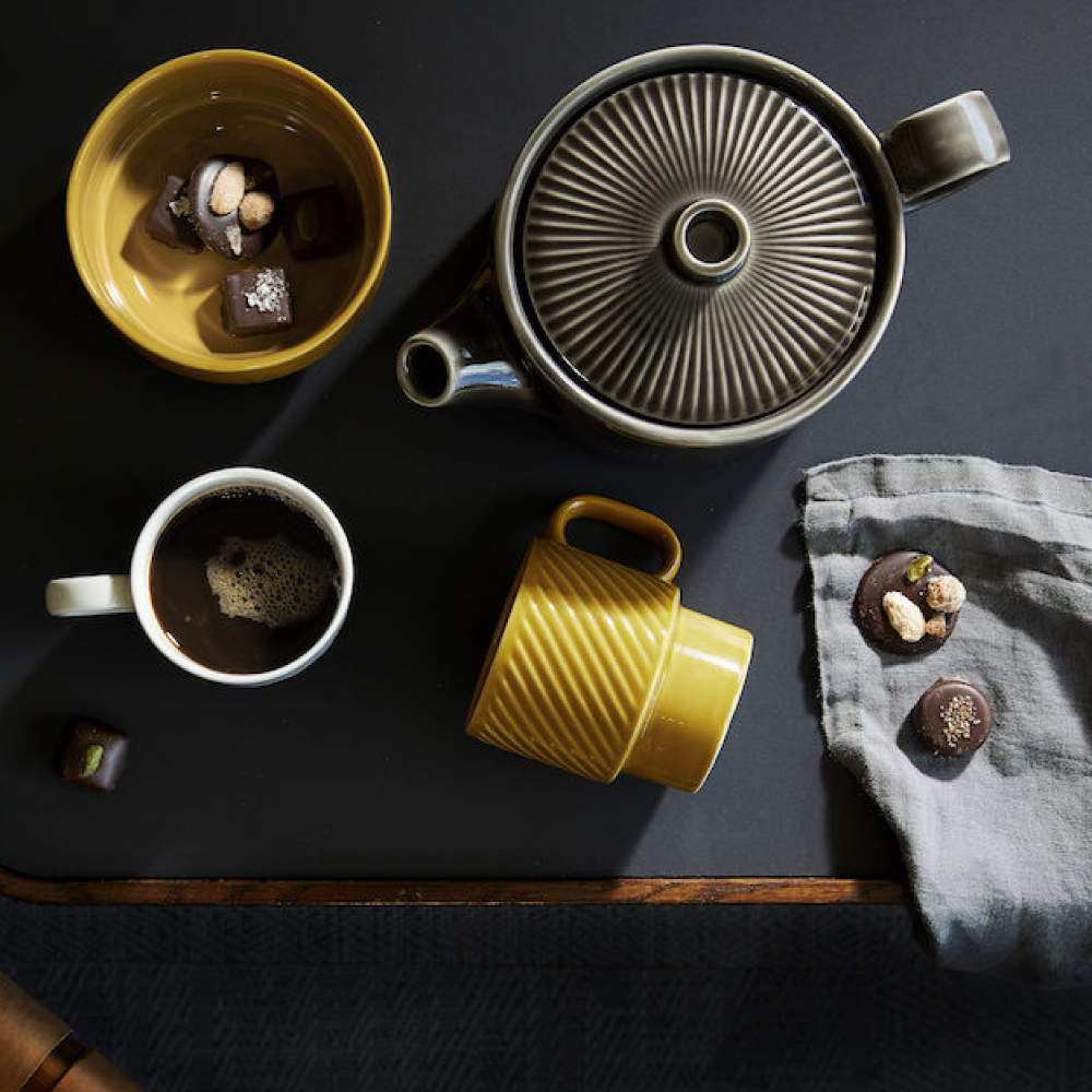 Sagaform-Coffee & More 茶壺,低調優雅的灰色茶壺與其他色調杯組搭配,完全不衝突