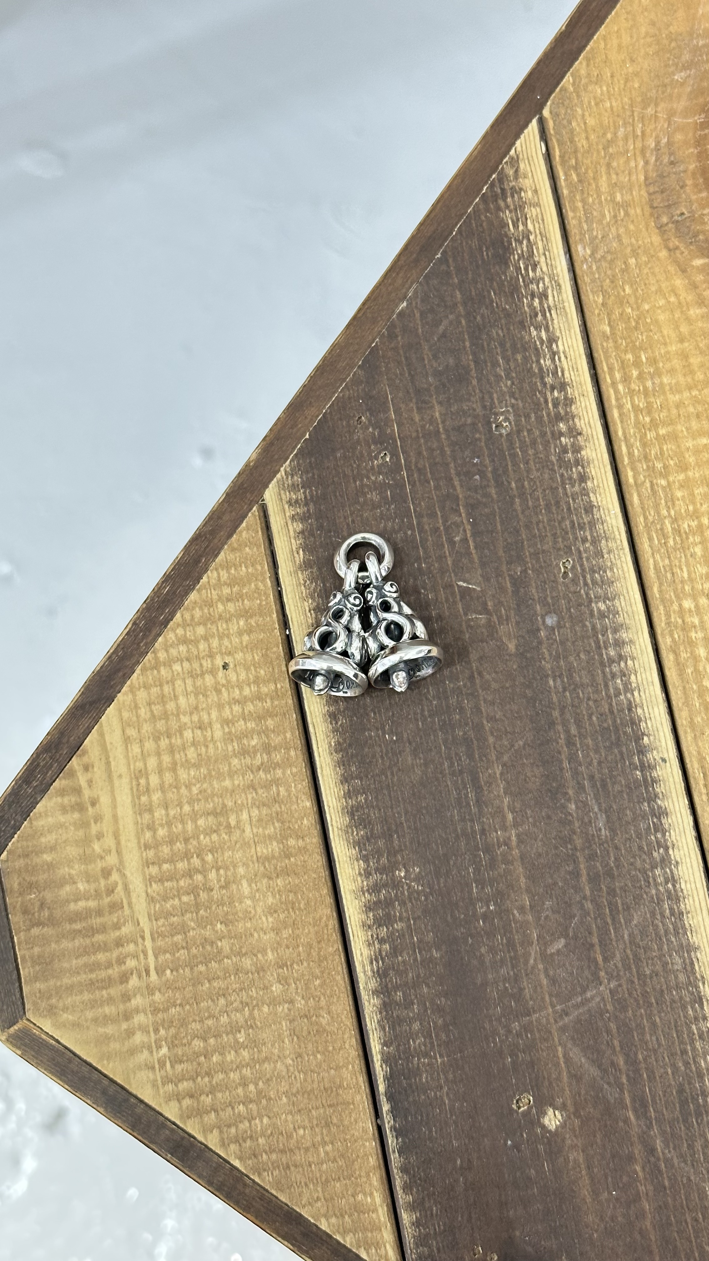 LONE ONES Two Infinix Bell M