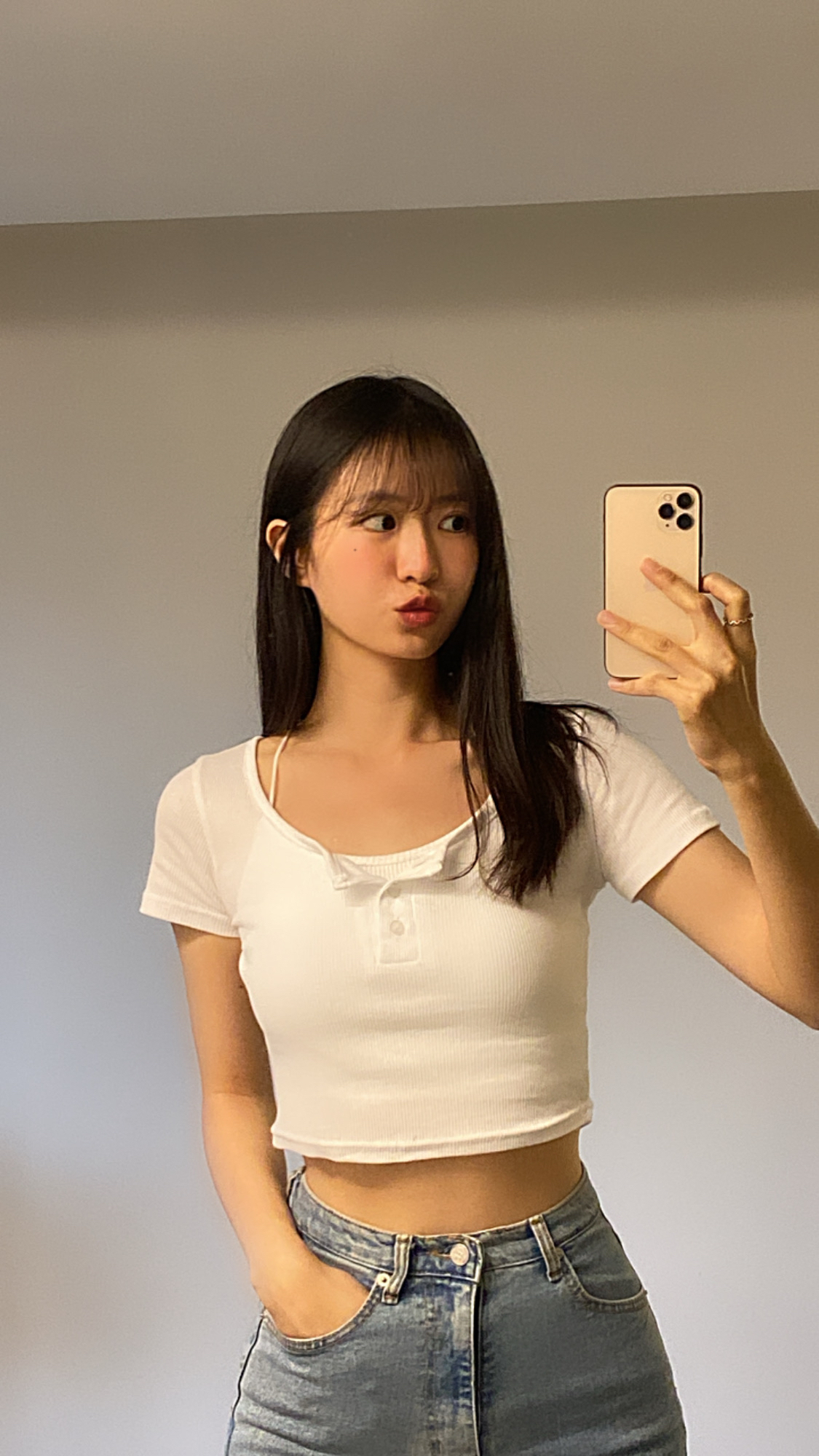 (現貨) 簡約U領棉質上衣 T0503 (黑/白)