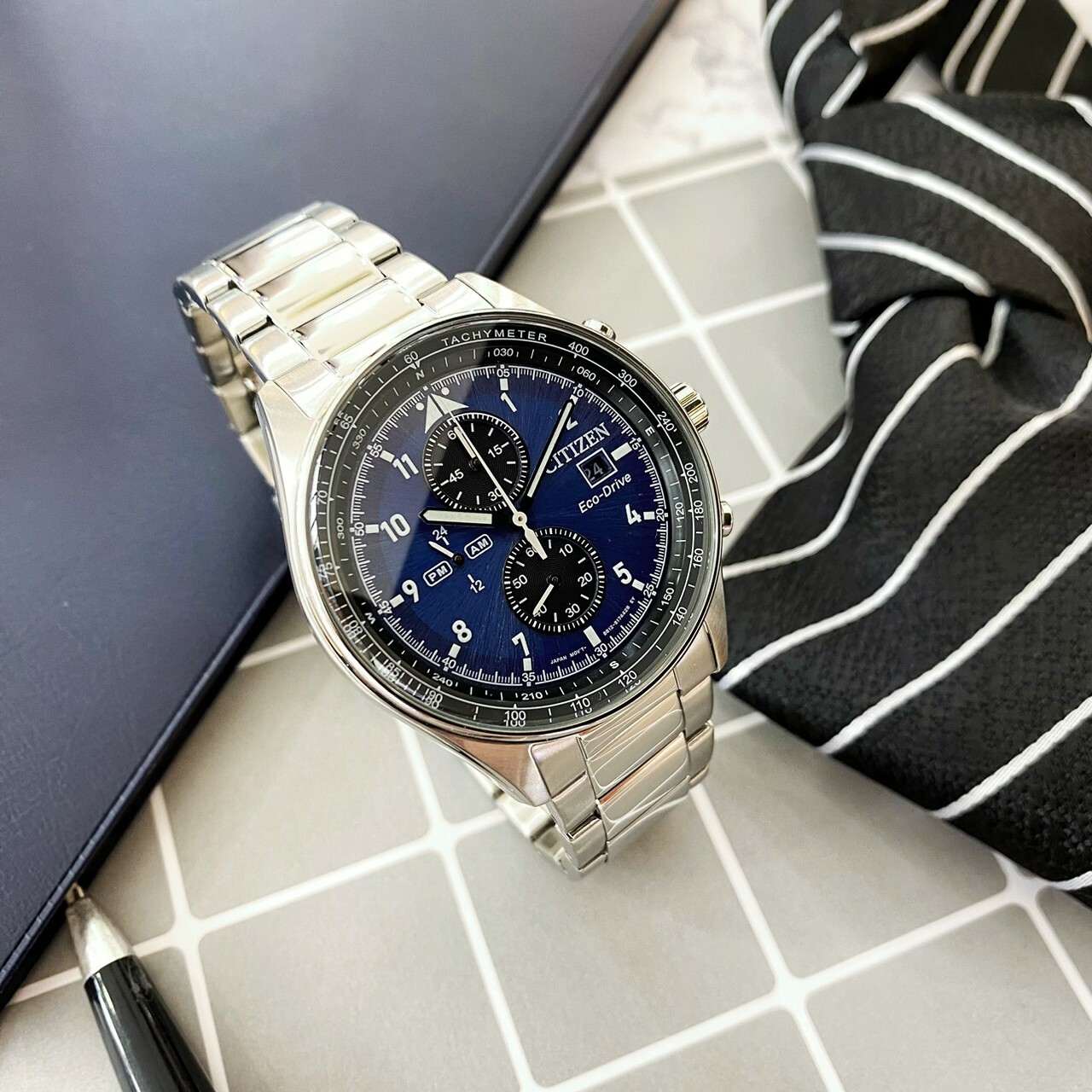 【CITIZEN 星辰】紳士藍面光動能三眼計時腕錶 CA0770-81L 42.5mm 現代鐘錶