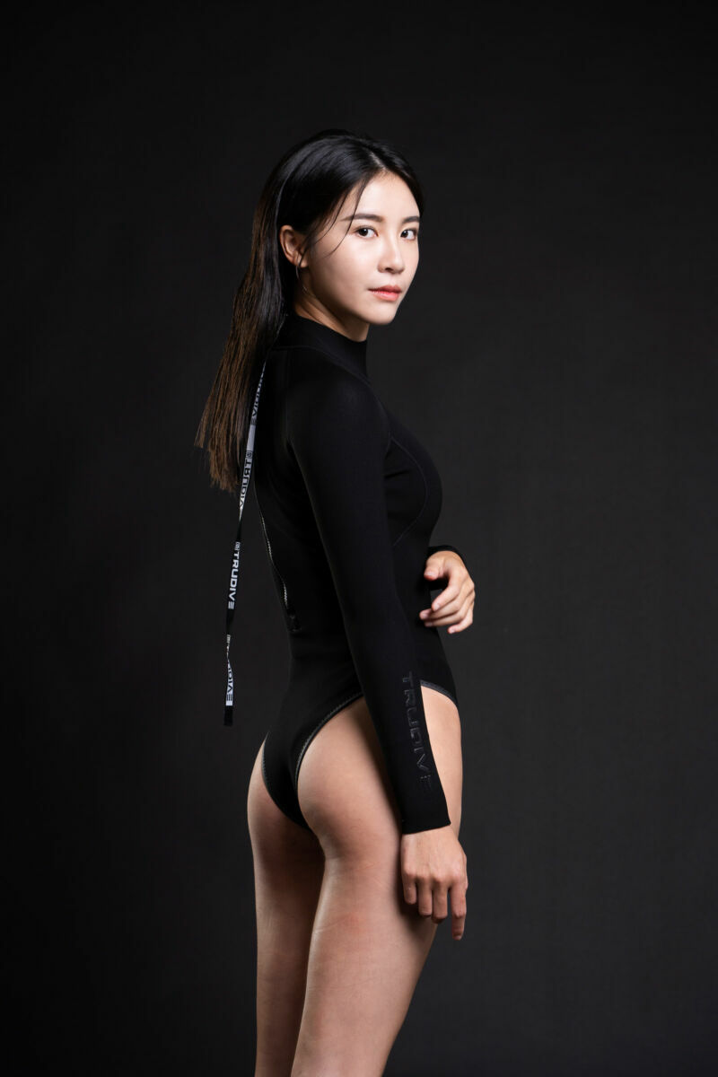 TRUDIVE - 【黑潮系列】高領後拉鍊潛水衣_布面輕薄版 1.5mm