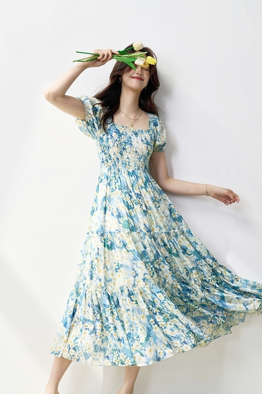 抽褶彩墨碎花洋裝 藍色
