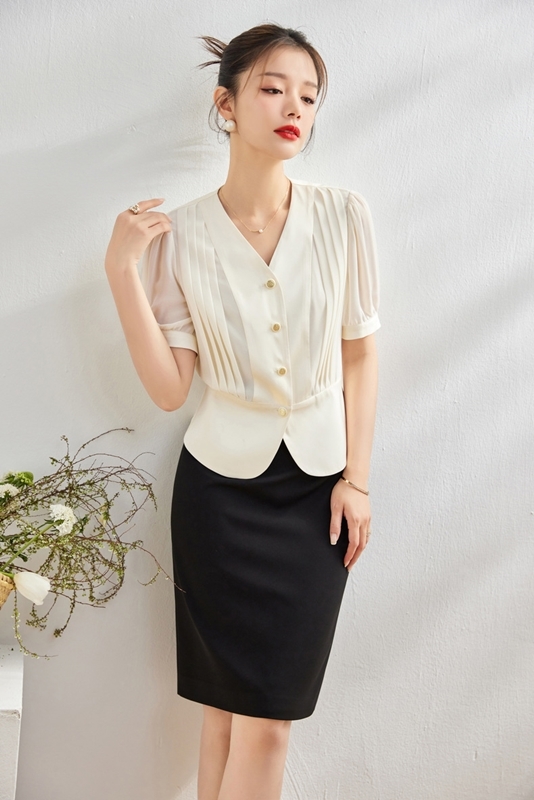 紫2XL/米杏2XL【零碼出清不退換】細褶排釦雪紡上衣