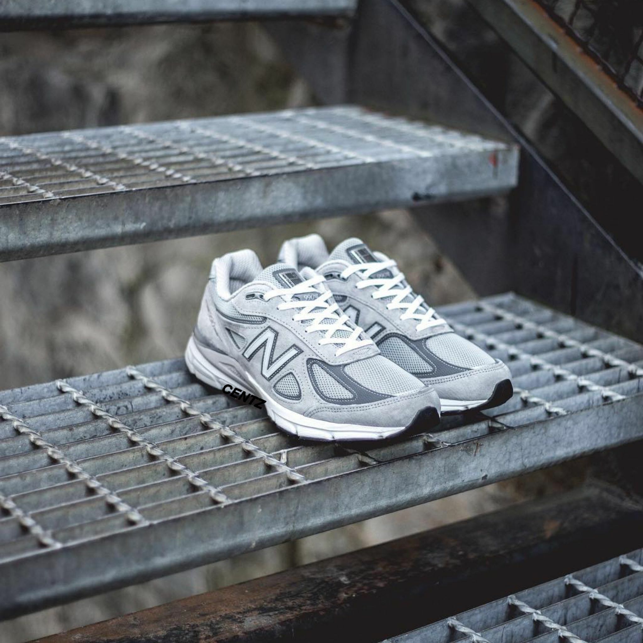Men's New Balance U990v4