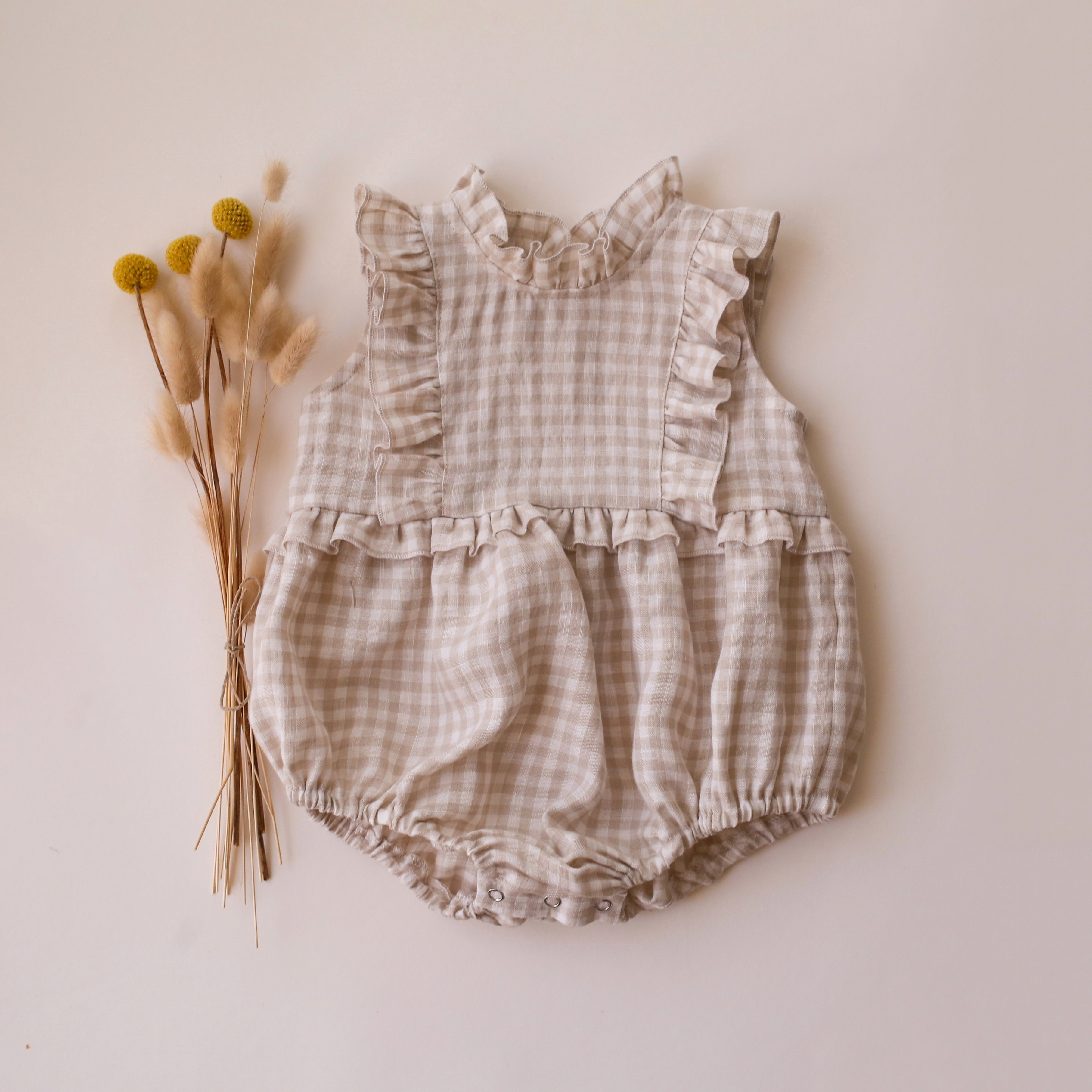 Dannie and Lilou-Frills Bodice荷葉邊高領無袖包屁衣(Beige Gingham)