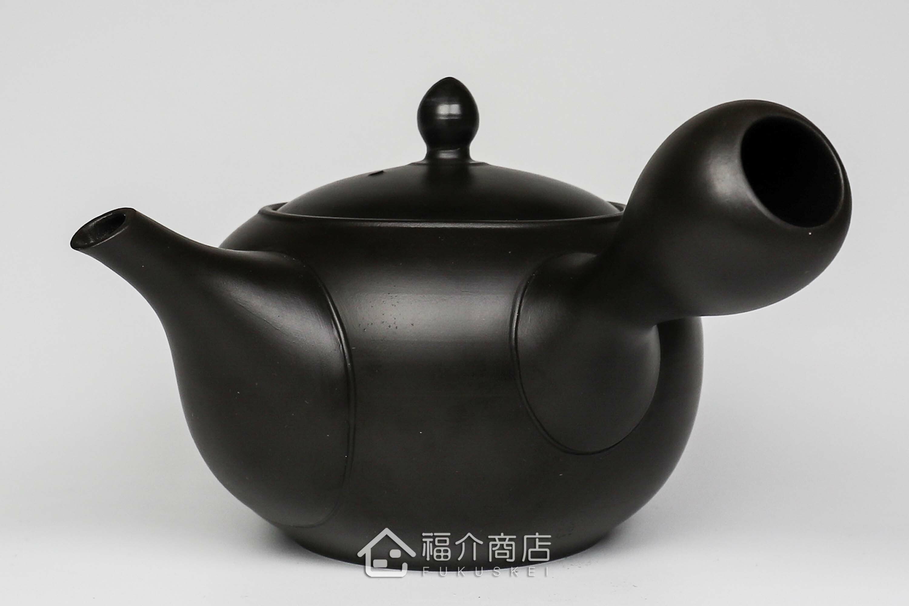 泡茶用的日本陶瓷茶壺