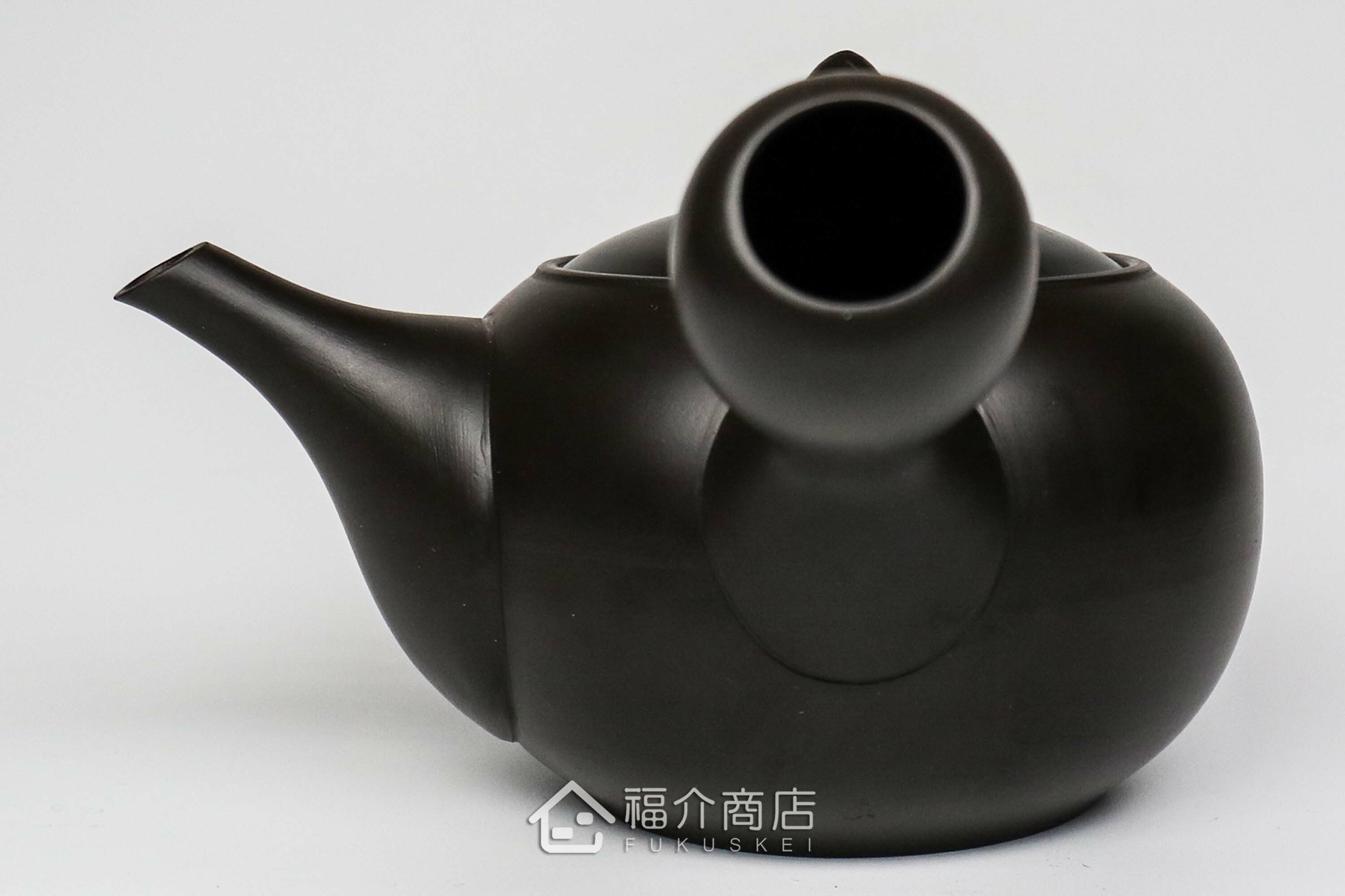 泡茶用的日本陶瓷茶壺