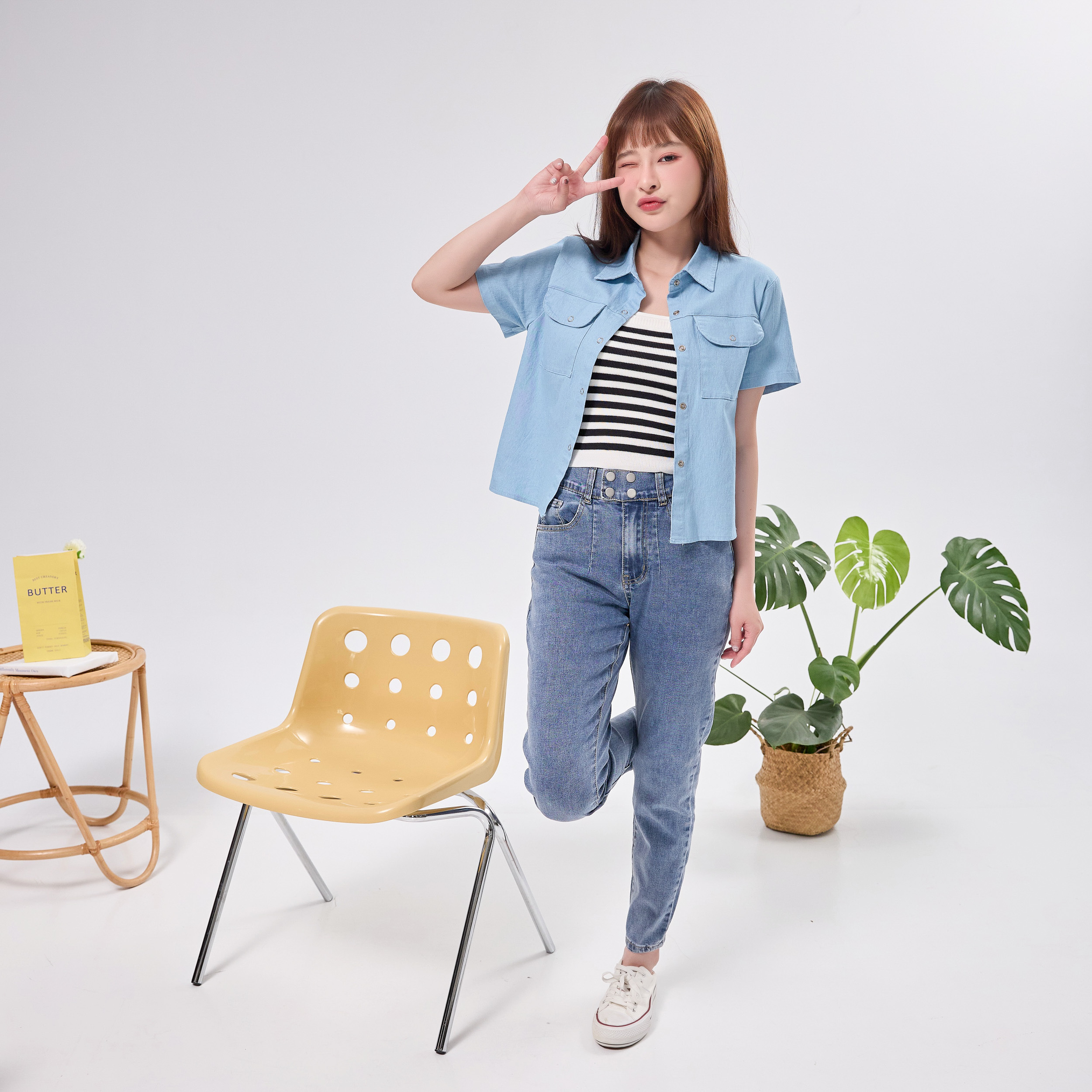 法朵Fado shop｜四釦造型窄管牛仔褲 259C014 藍/黑 S-XL