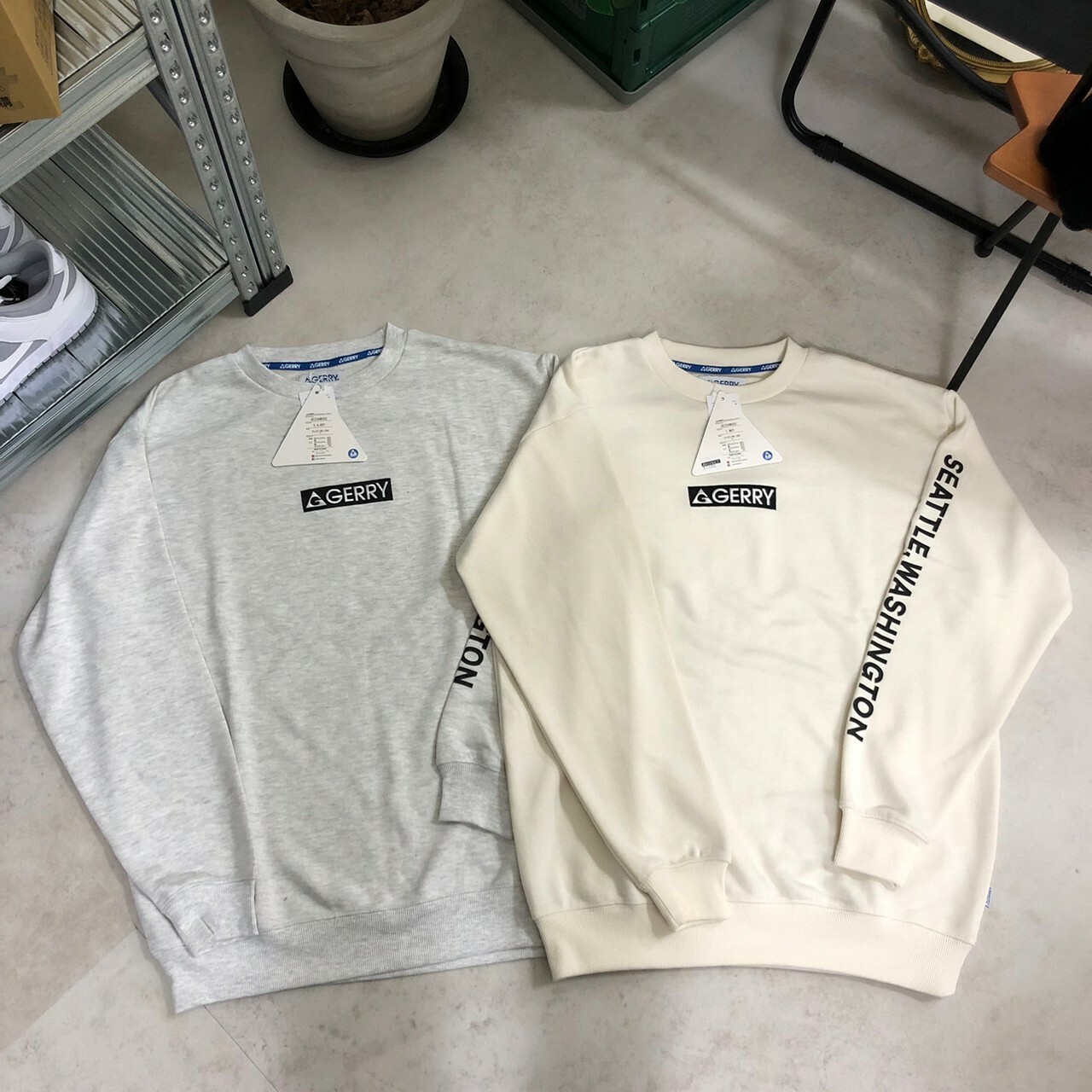 GERRY 羊毛襯裡前袖標誌刺繡背面印花圓領圓領運動衫 GE23AWC02