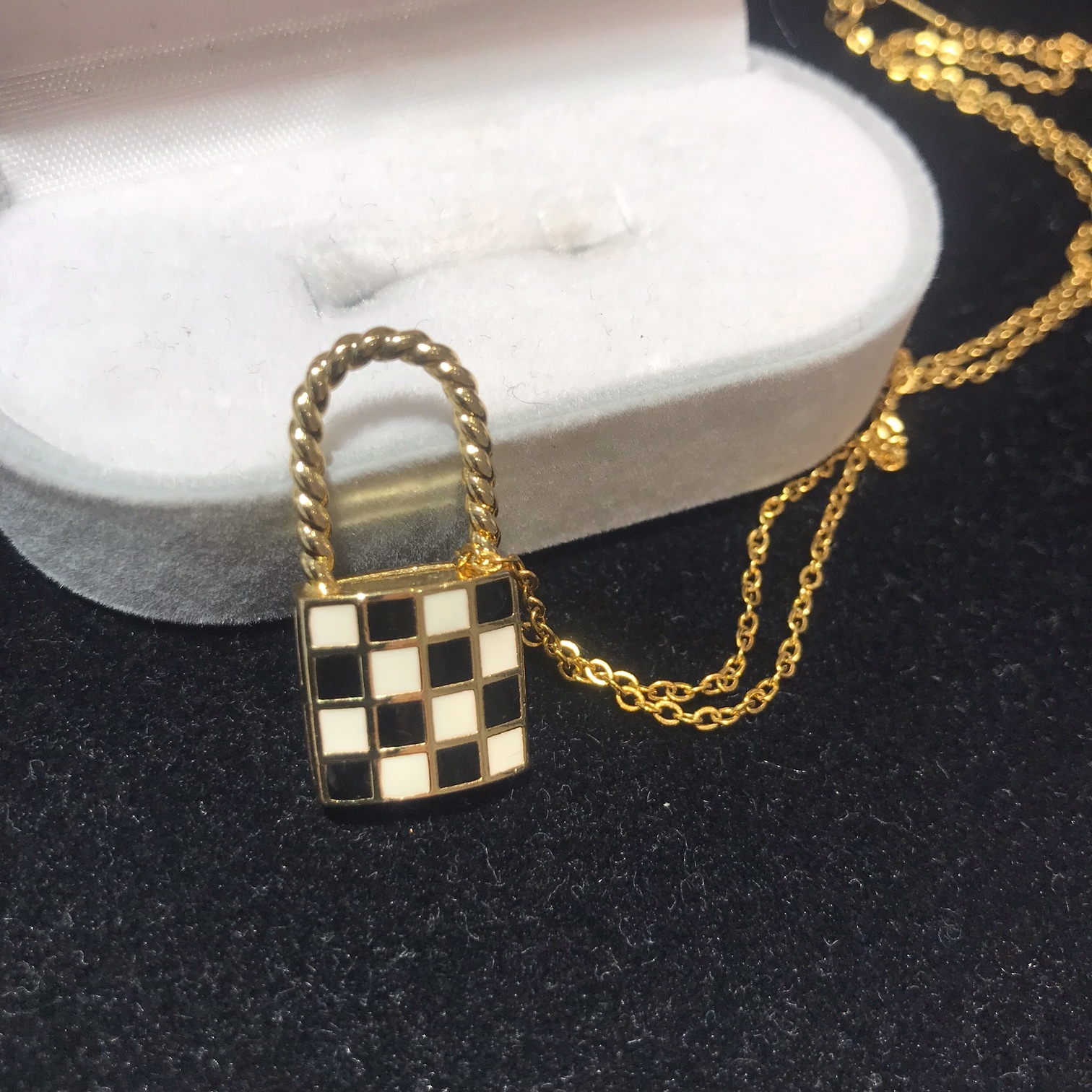 黑白棋盤鎖頭項鍊