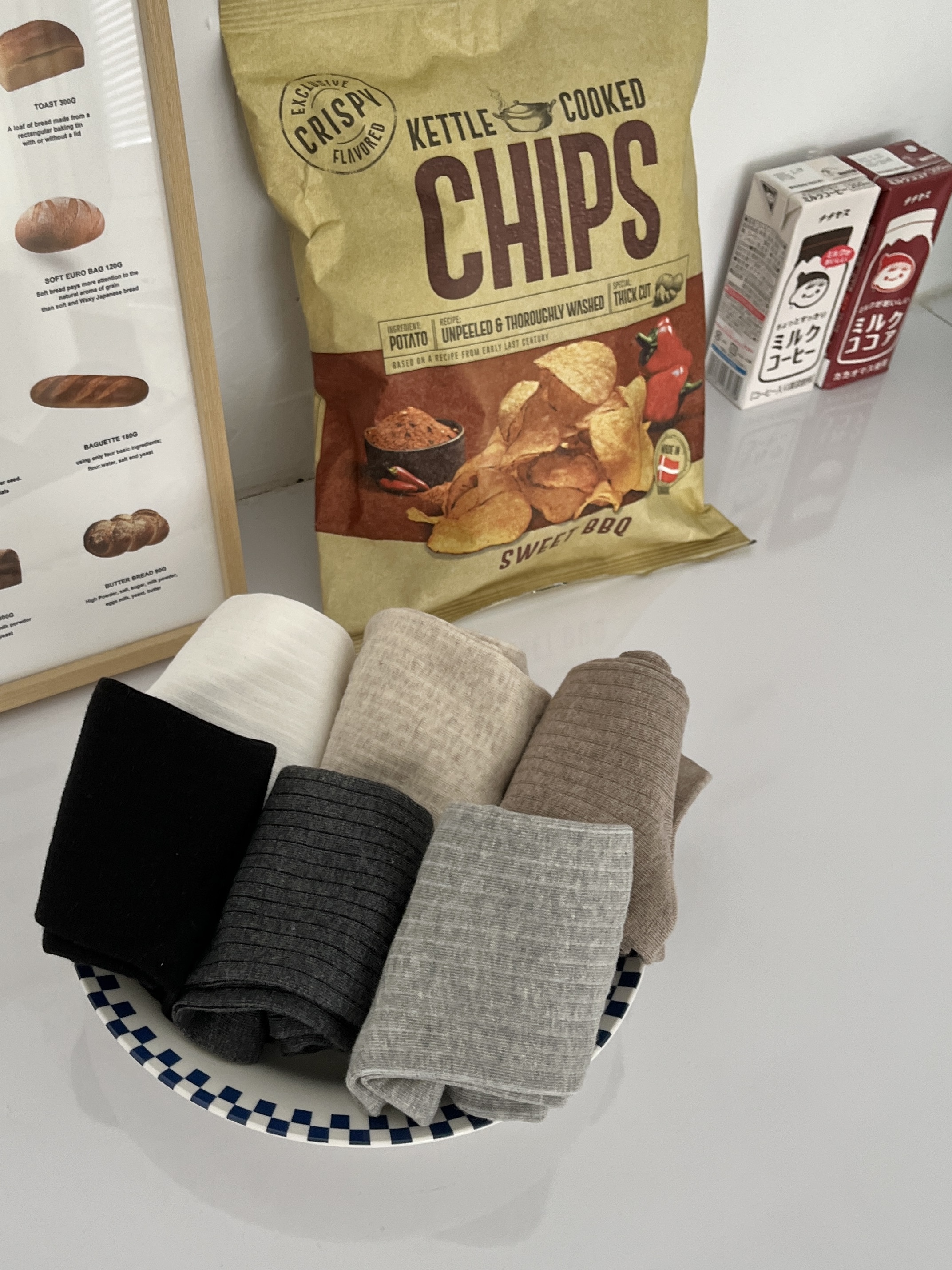 Korea坑條高筒襪