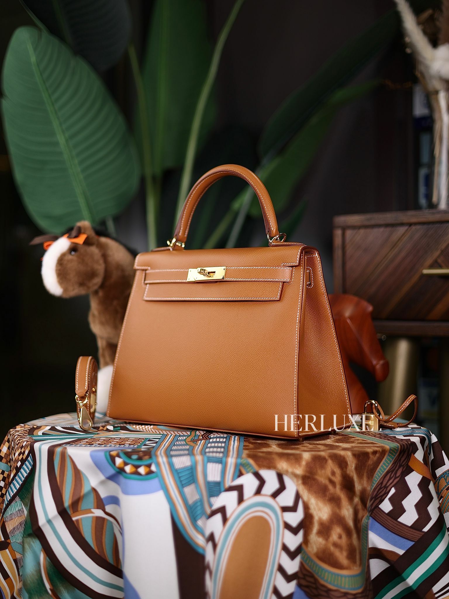 Kelly 28 37 gold cc epsom