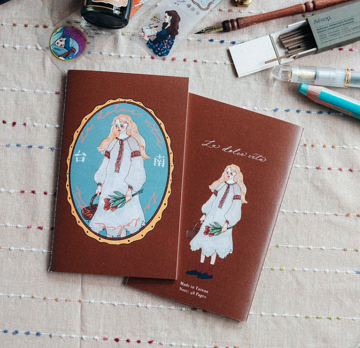台南刺繡洋裝女孩 線裝筆記本 空白內頁｜甜蜜生活