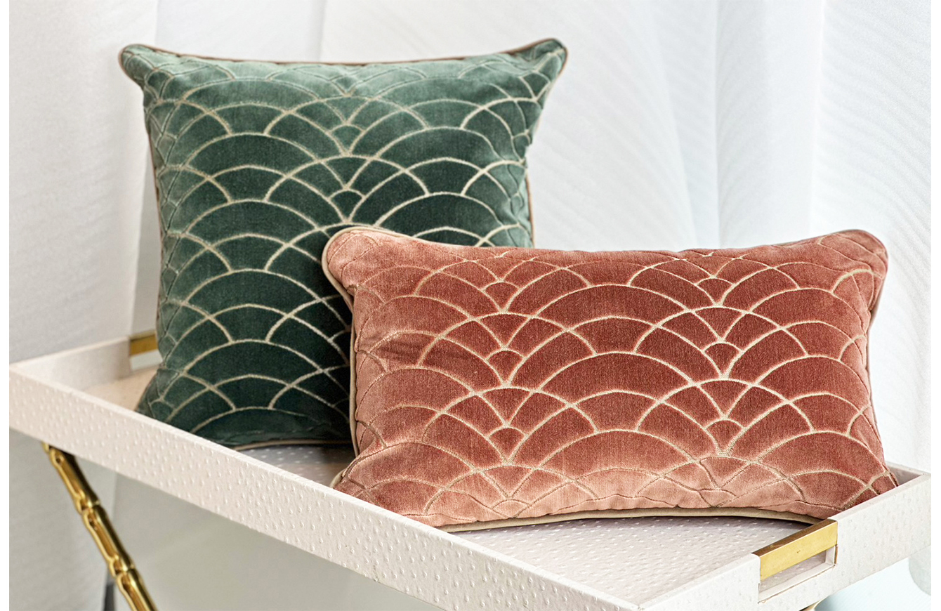 文華絨冠抱枕 綠／粉