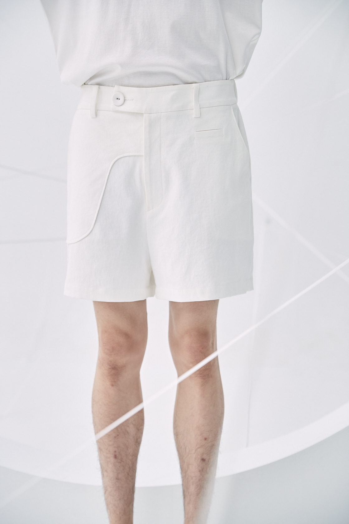 結構外翻剪接寬短褲