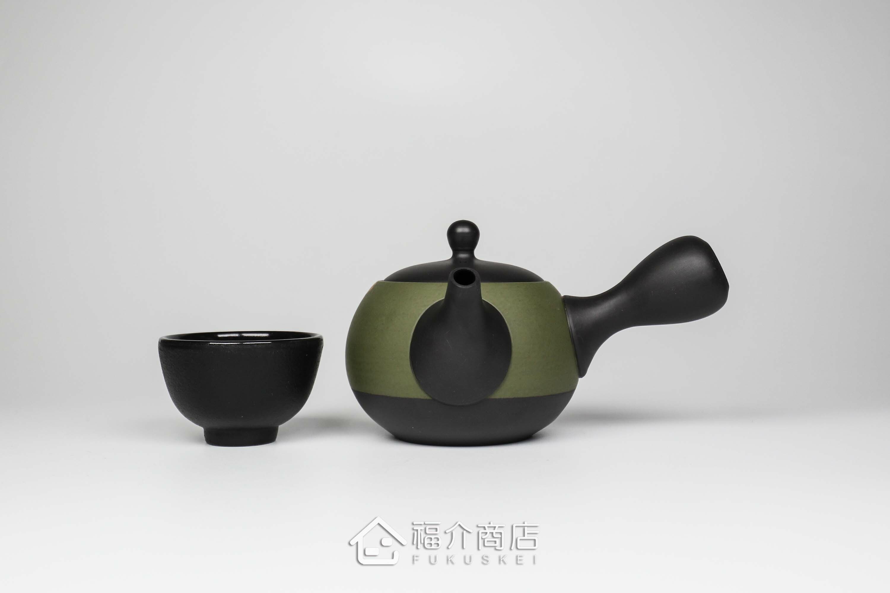 泡茶用的日本陶瓷茶壺