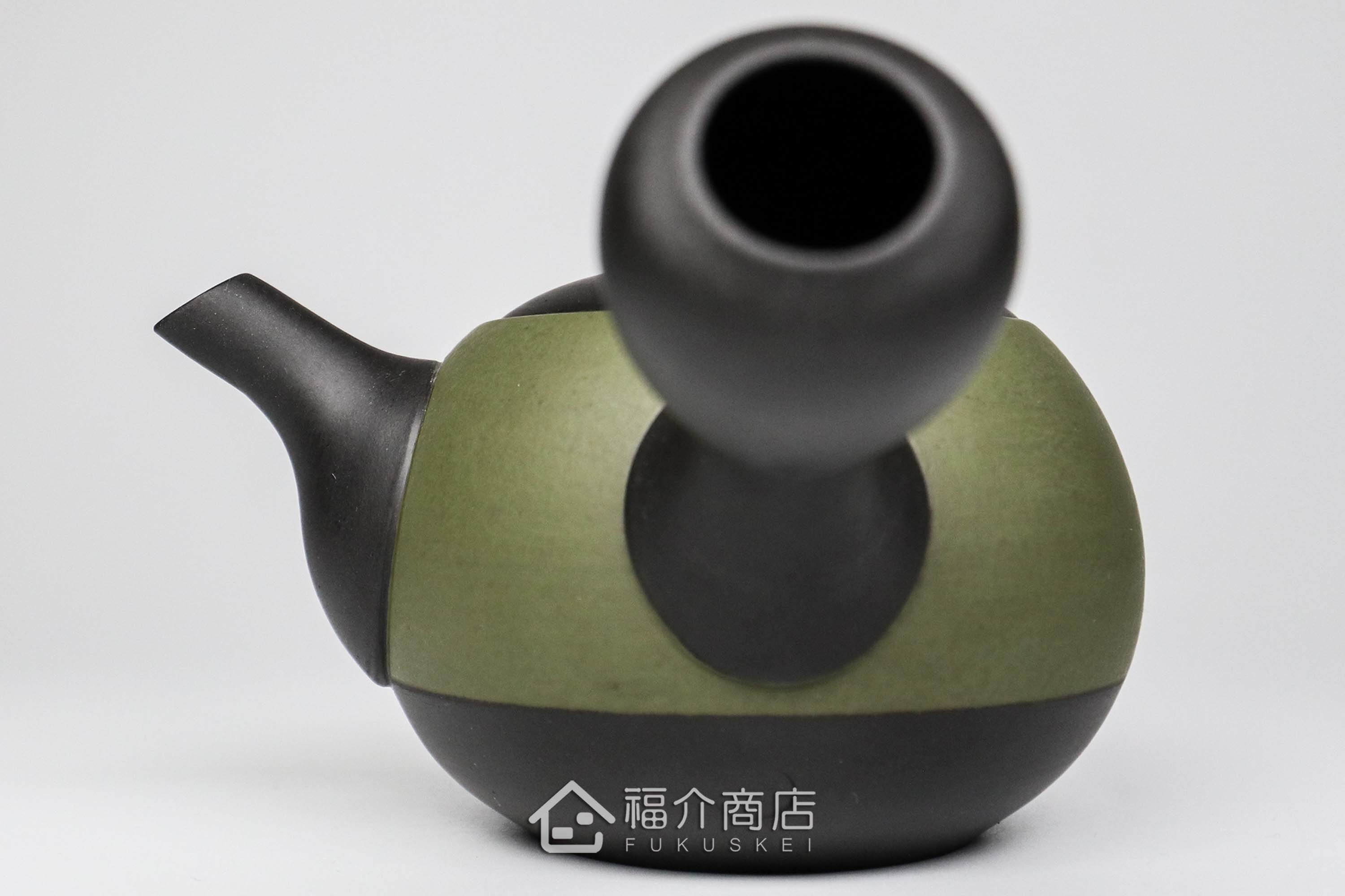 泡茶用的日本陶瓷茶壺