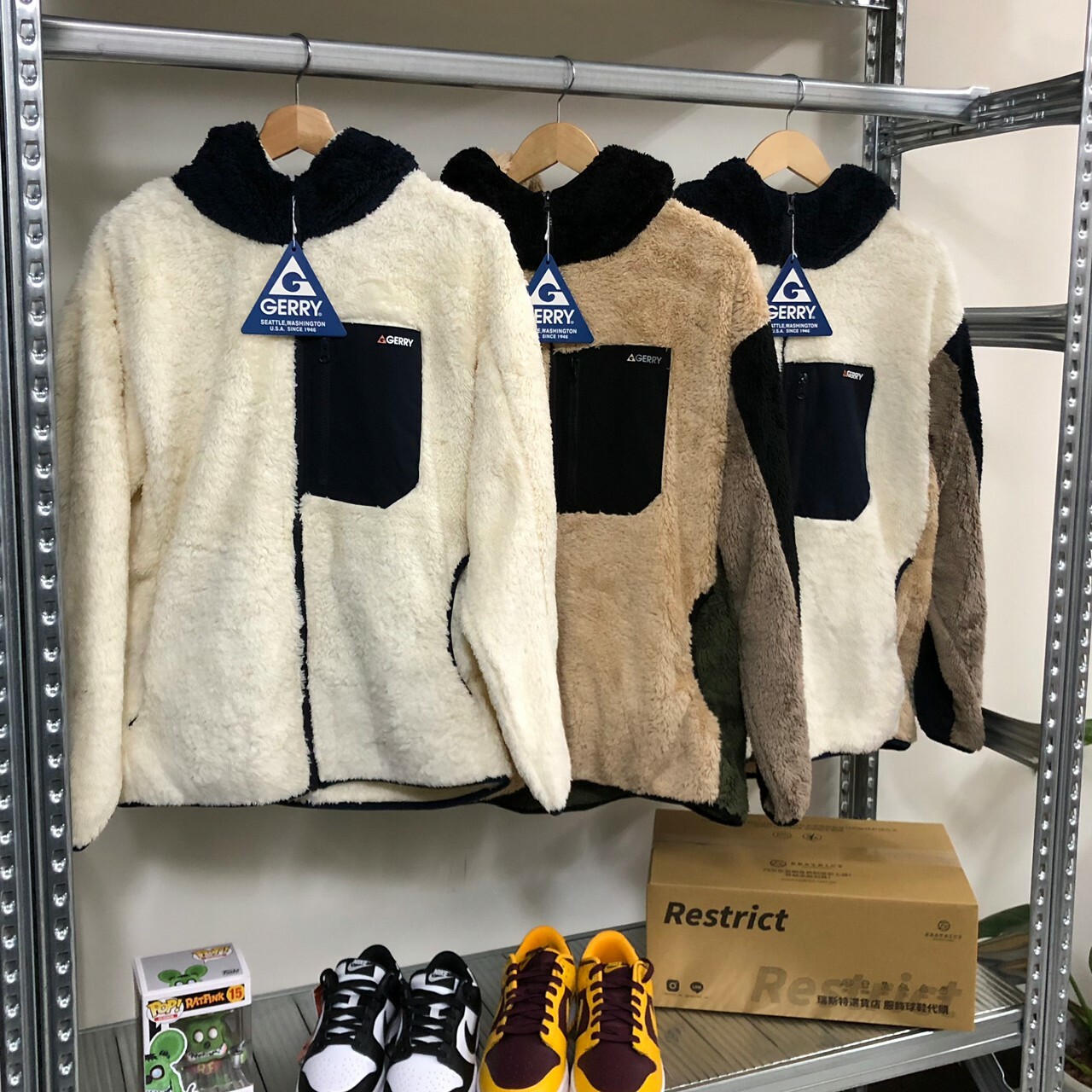 GERRY 連帽冬季蟒蛇蓬鬆拉鍊派克大衣 GE23AWP04