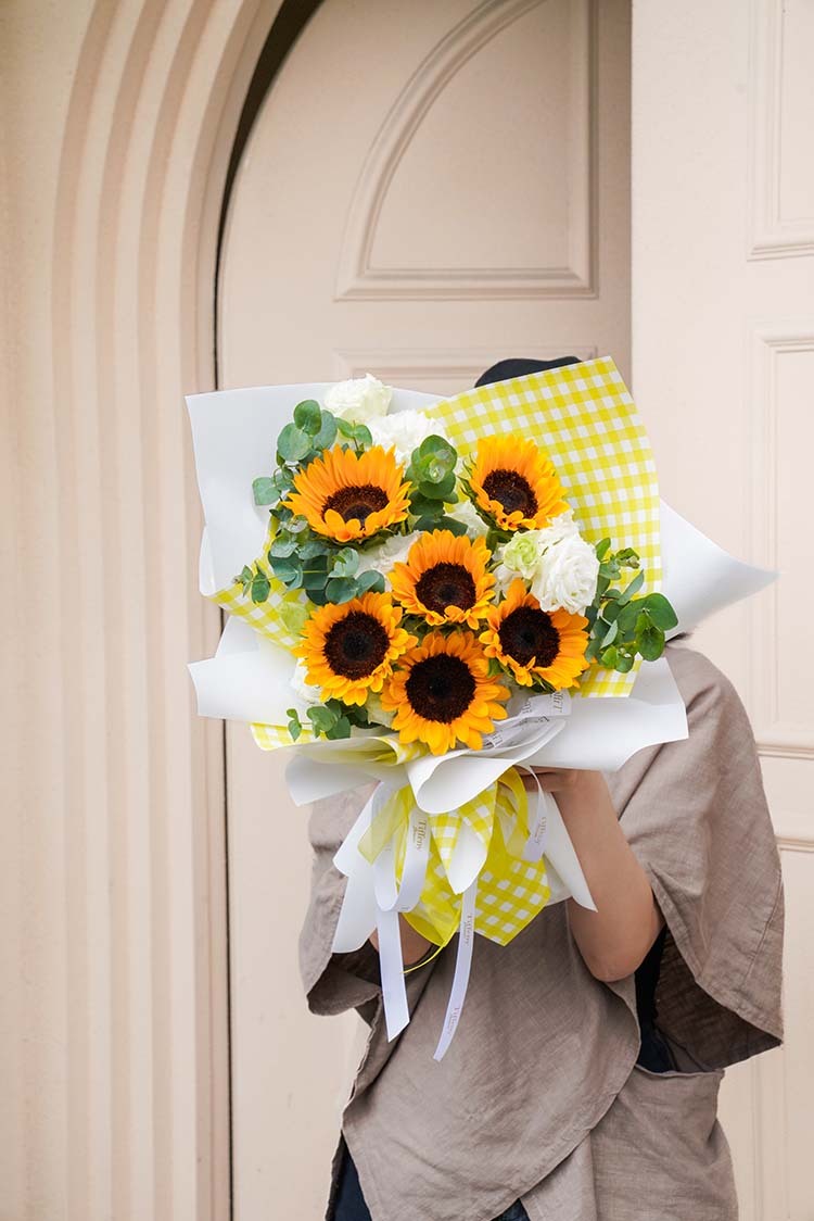 Shine! Sunshine Sunflower Fresh Bouquet /M/