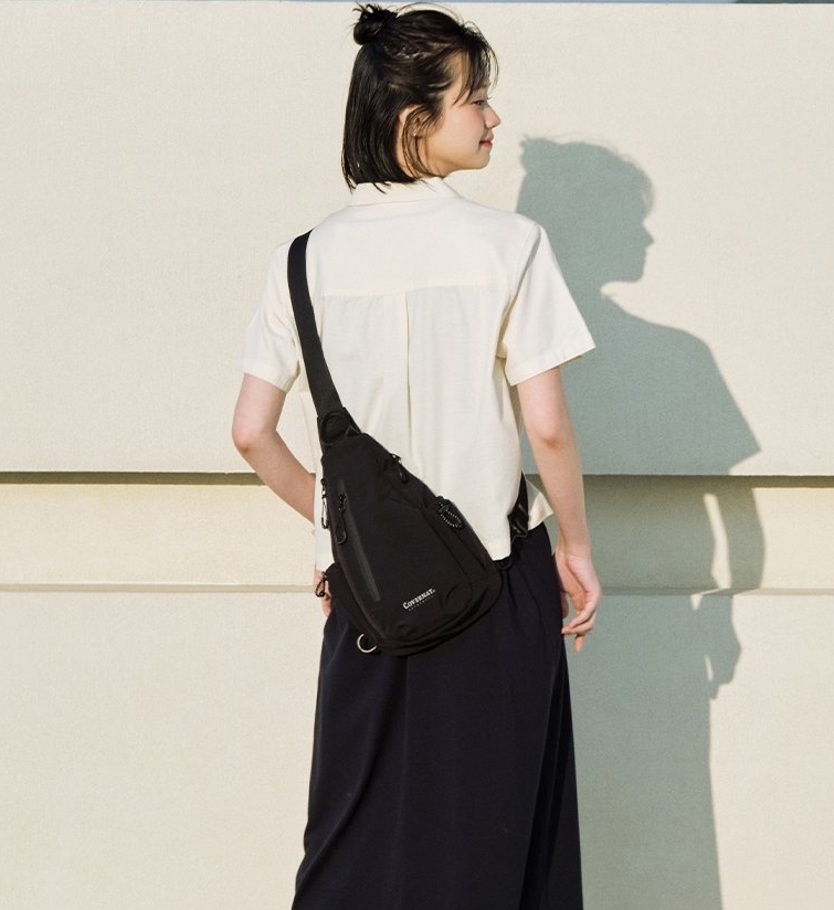 韓國代購 COVERNAT Cityflow 側背包 肩背包 男女皆可 黑 MAY-