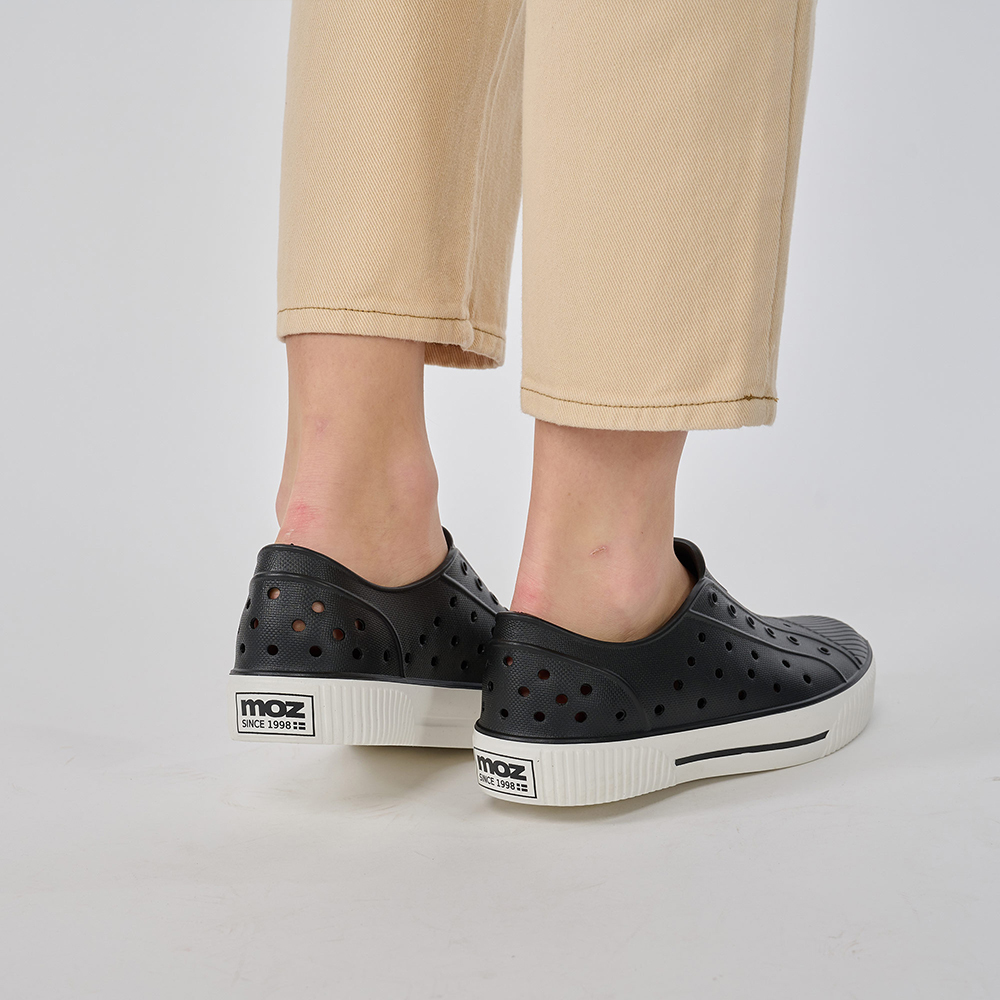 moz瑞典 駝鹿 雙色洞洞餅乾水鞋 (萬年黑) 全球首創 舒適厚底 防潑水+全防水-附鞋扣