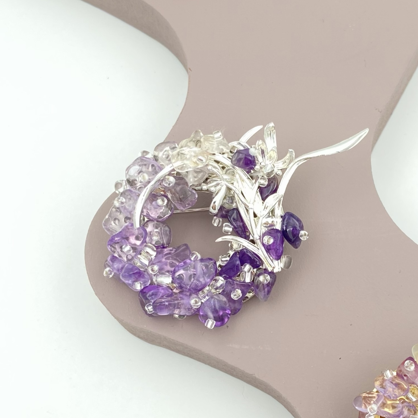 Exquisite Fluorite Brooch 【 Japanese Style Brooch Natural Fluorite Brooch v2