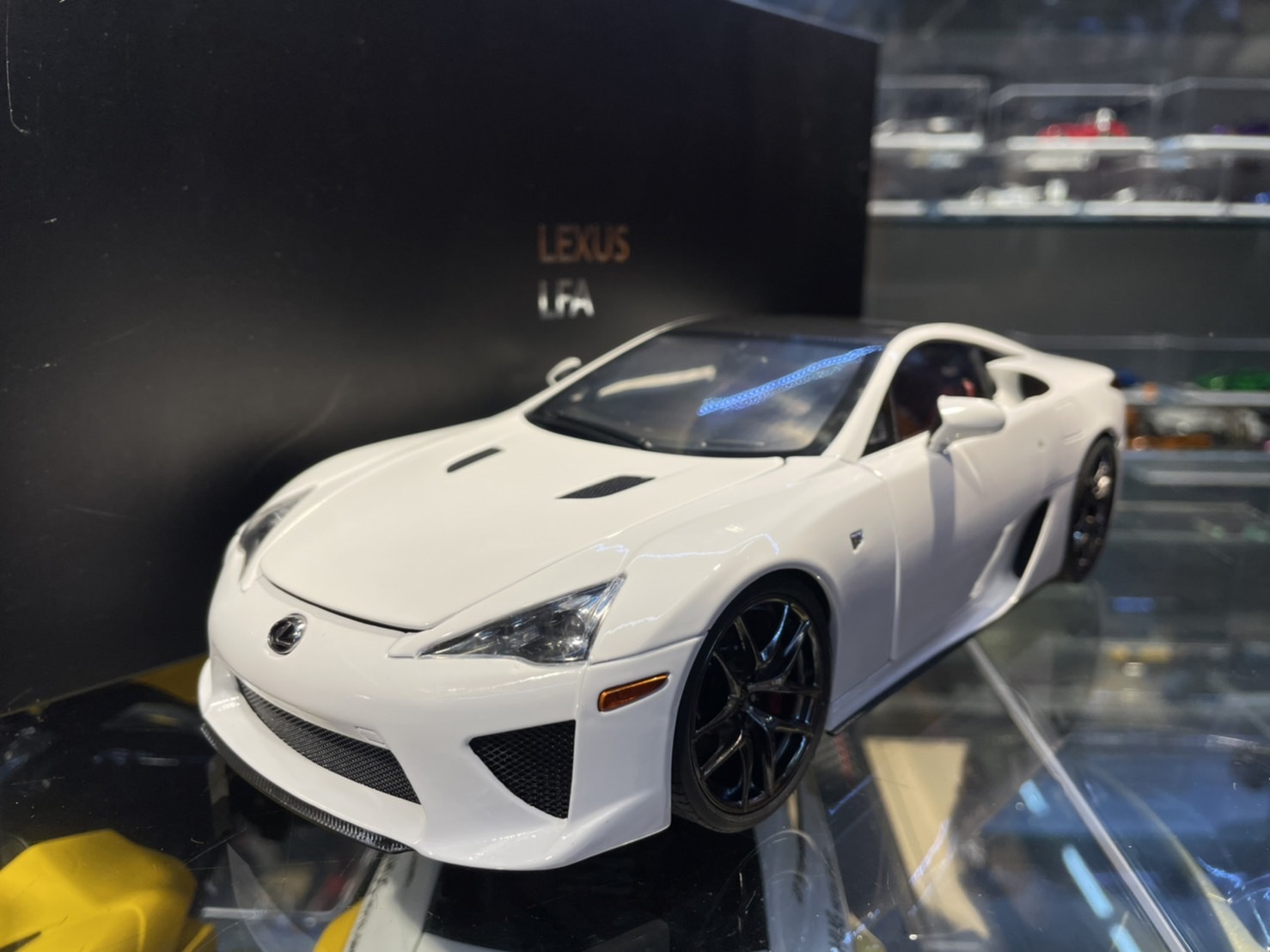 WELL Lexus LFA White 1/18