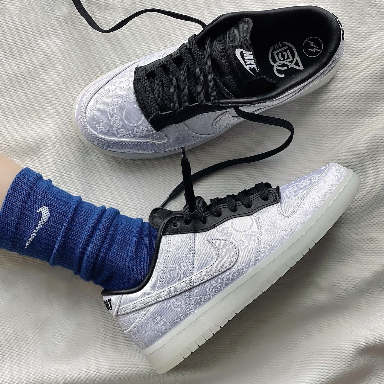 Nike x Fragment Design x Clot 白絲綢刮刮樂閃電刺繡半透明白黑