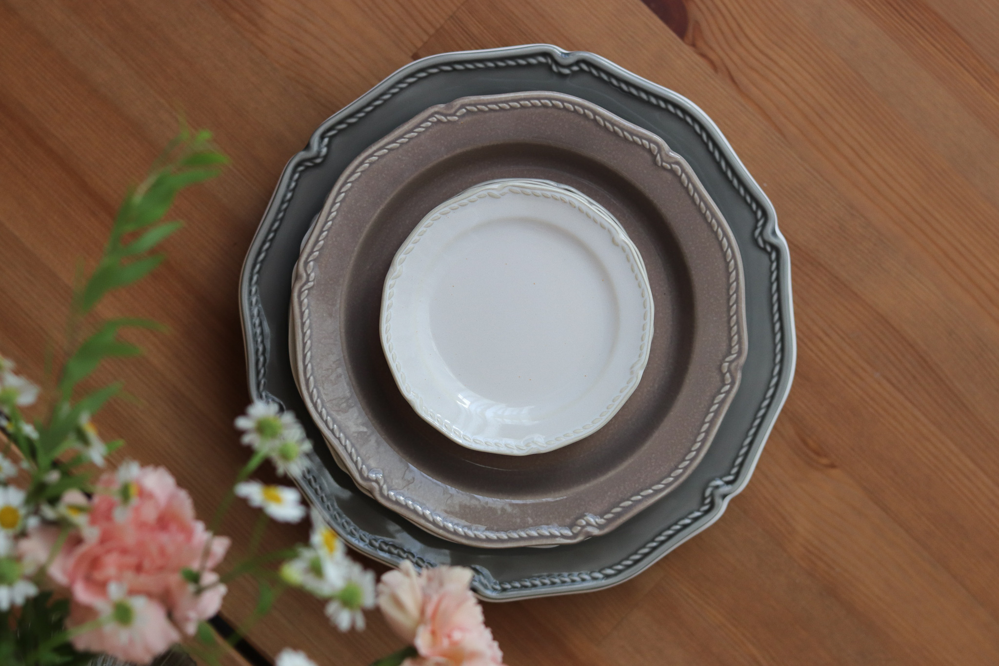 日本 美濃燒 Greige 浮雕 花邊皿