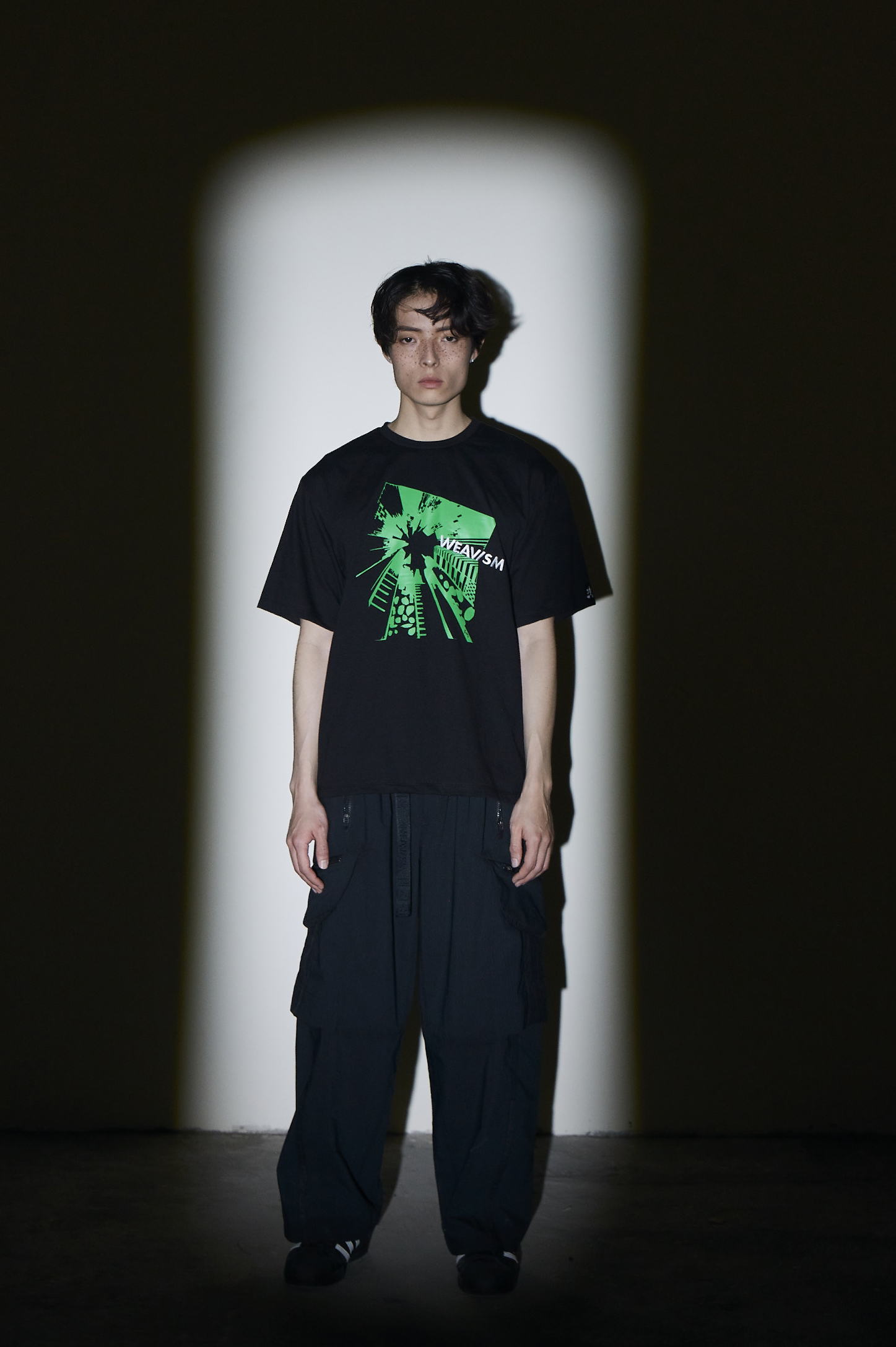 蟲視角刺繡印花寬鬆Tee- 黑