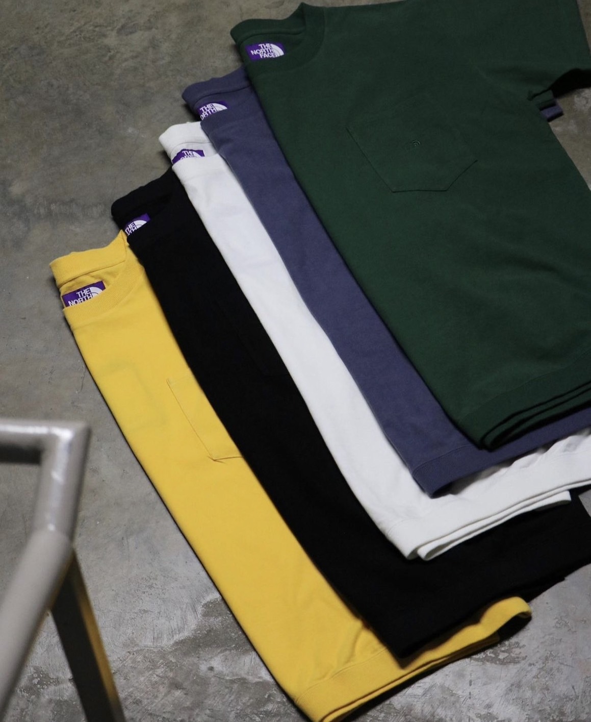 日本TNF 紫標口袋刺繡短袖