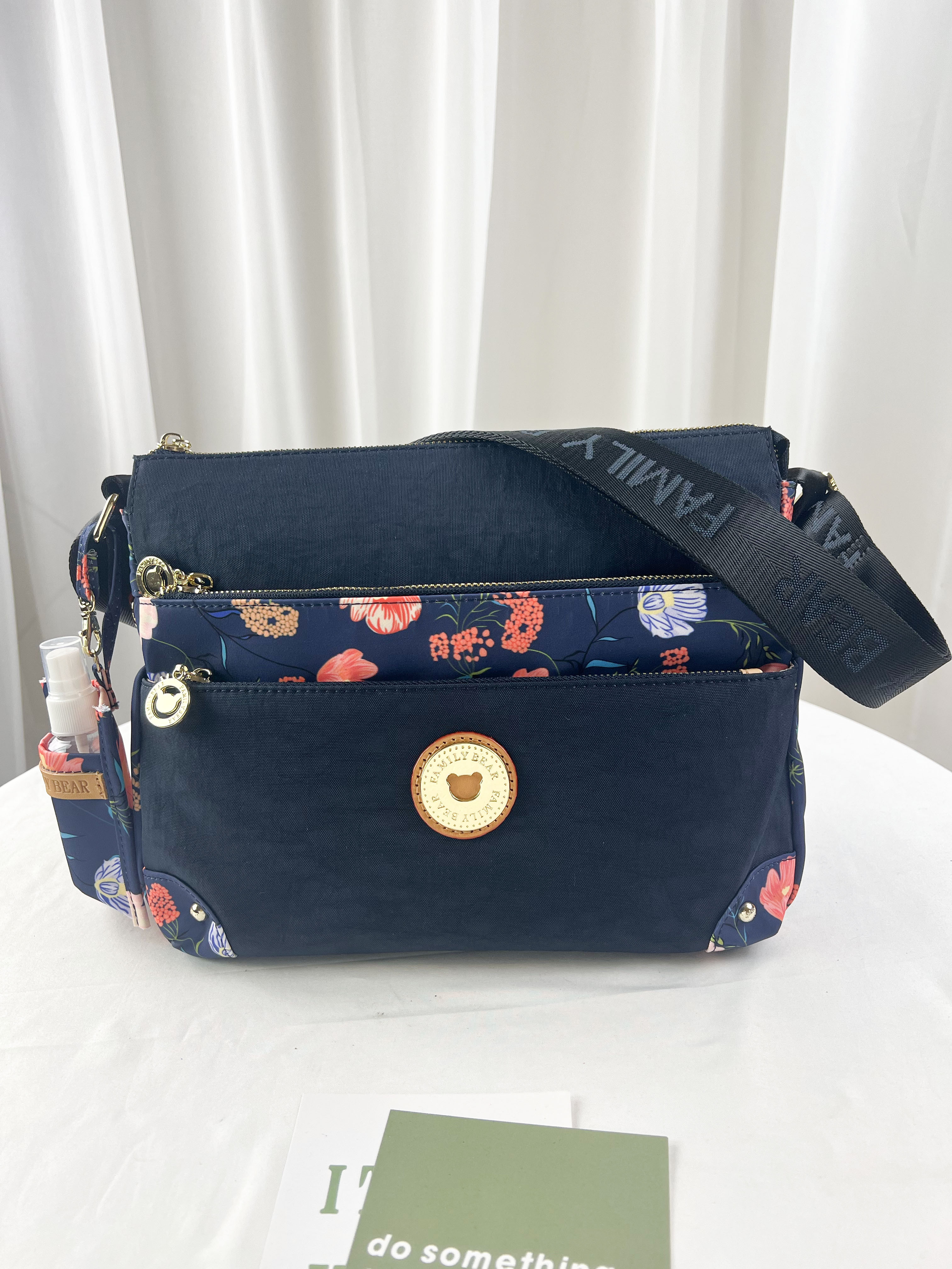 FamilyBear 藍橙花拼色防潑水側背包 附酒精保護套+酒精瓶 #2045