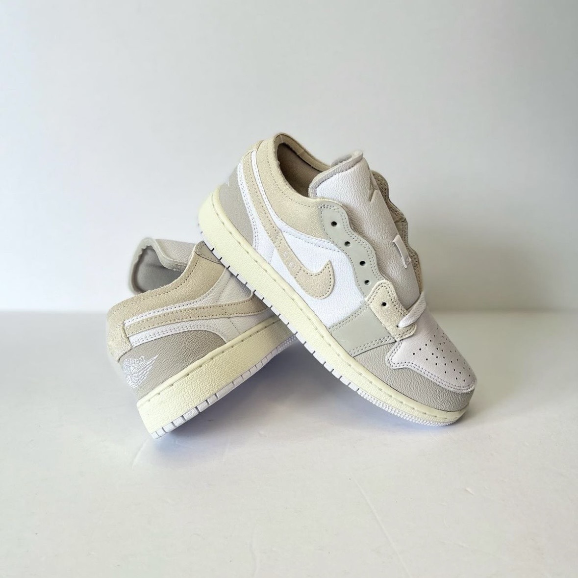 Nike Air Jordan 1 Low "Tech Grey" 奶油灰 GS