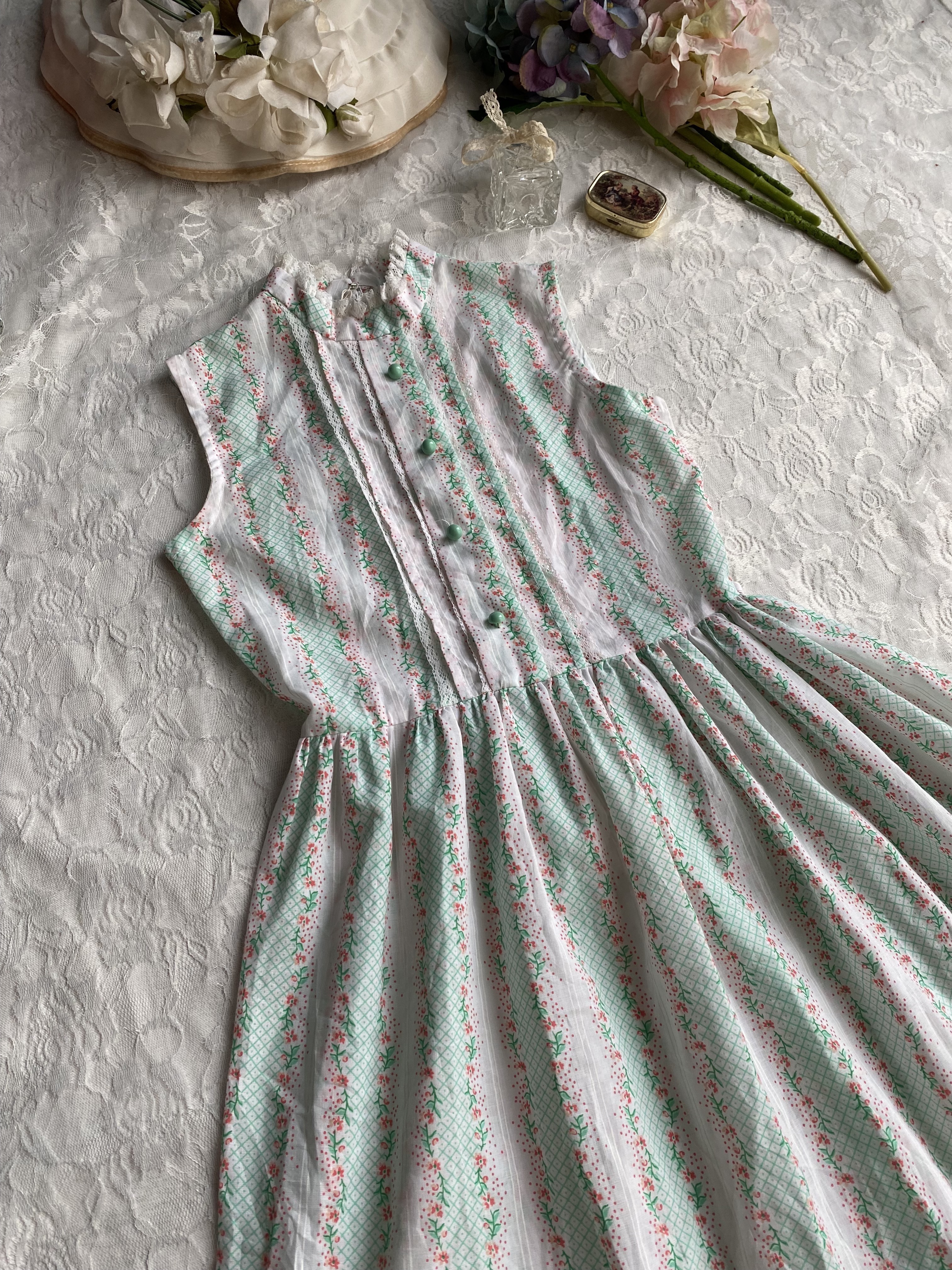 Vintage Dress / 古著無袖粉色小花拼接蕾絲緞帶蛋糕裙洋裝