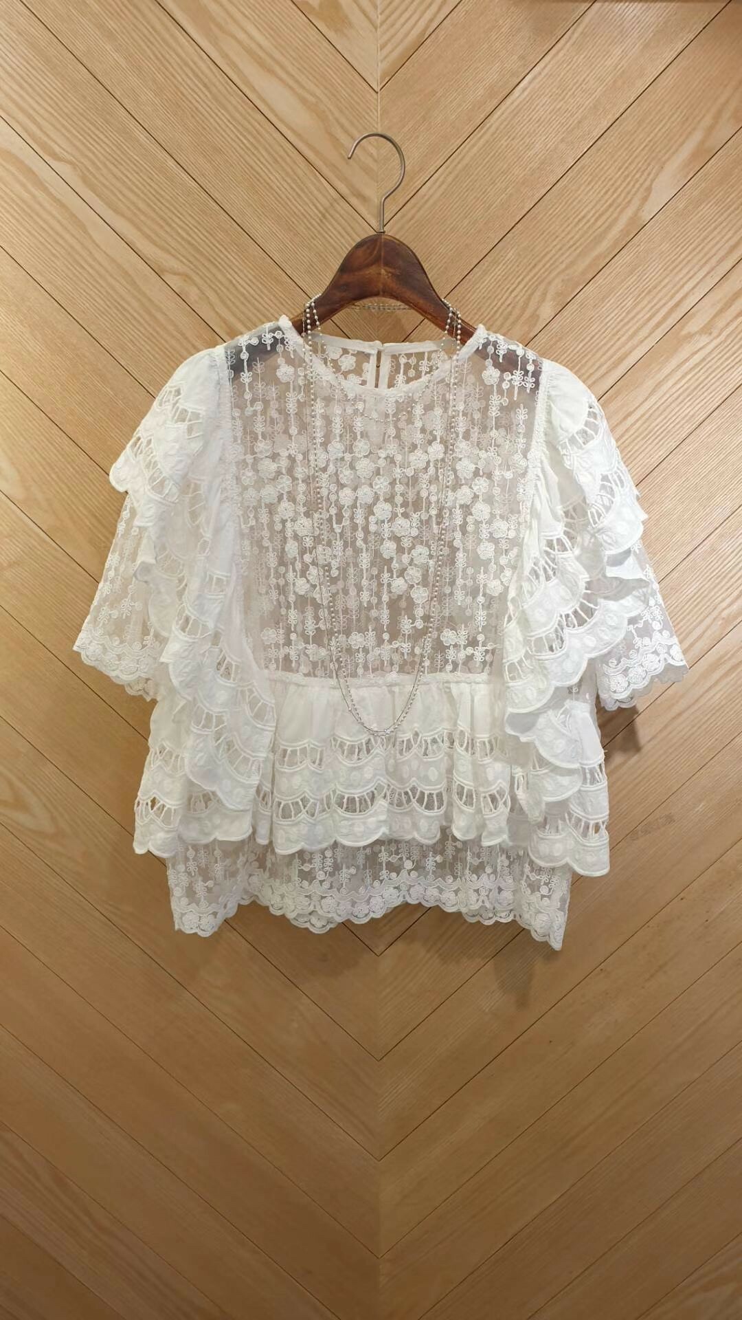 羽翎重工蕾絲上衣