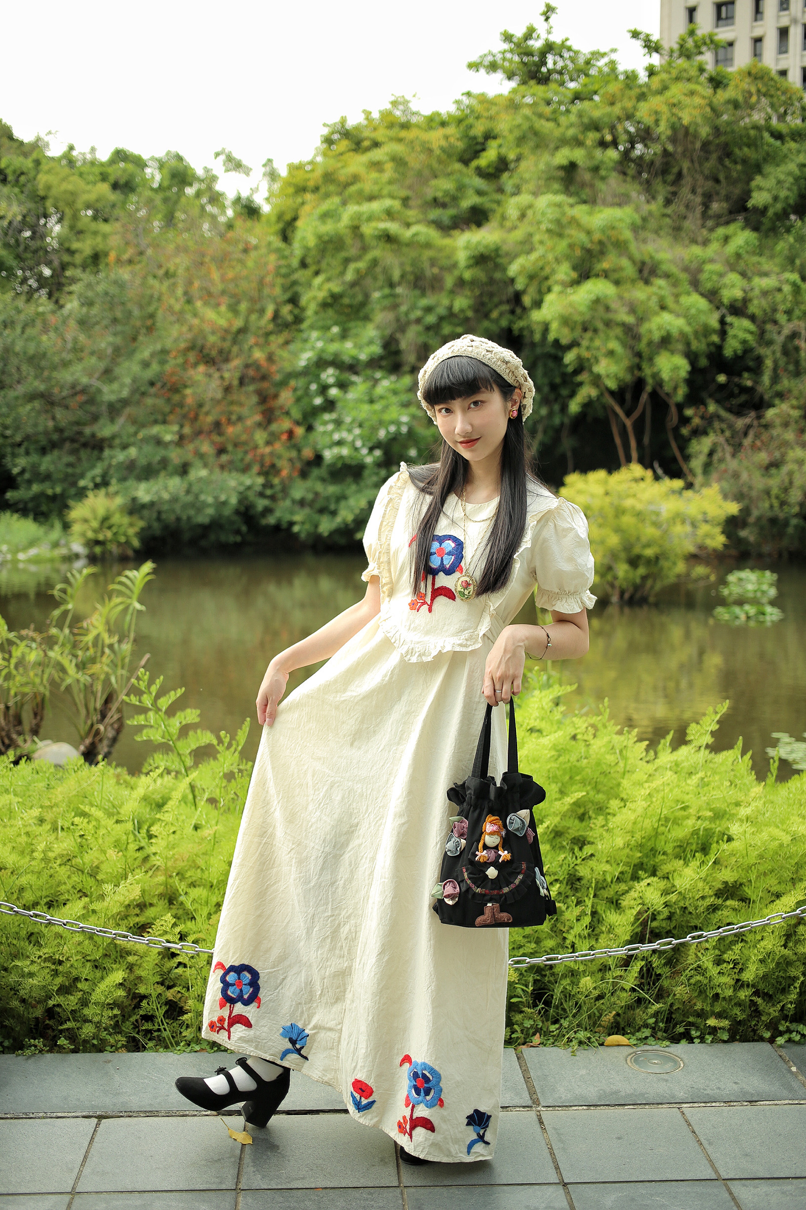 Vintage Dress / 古著大花朵刺繡澎袖米白色洋裝