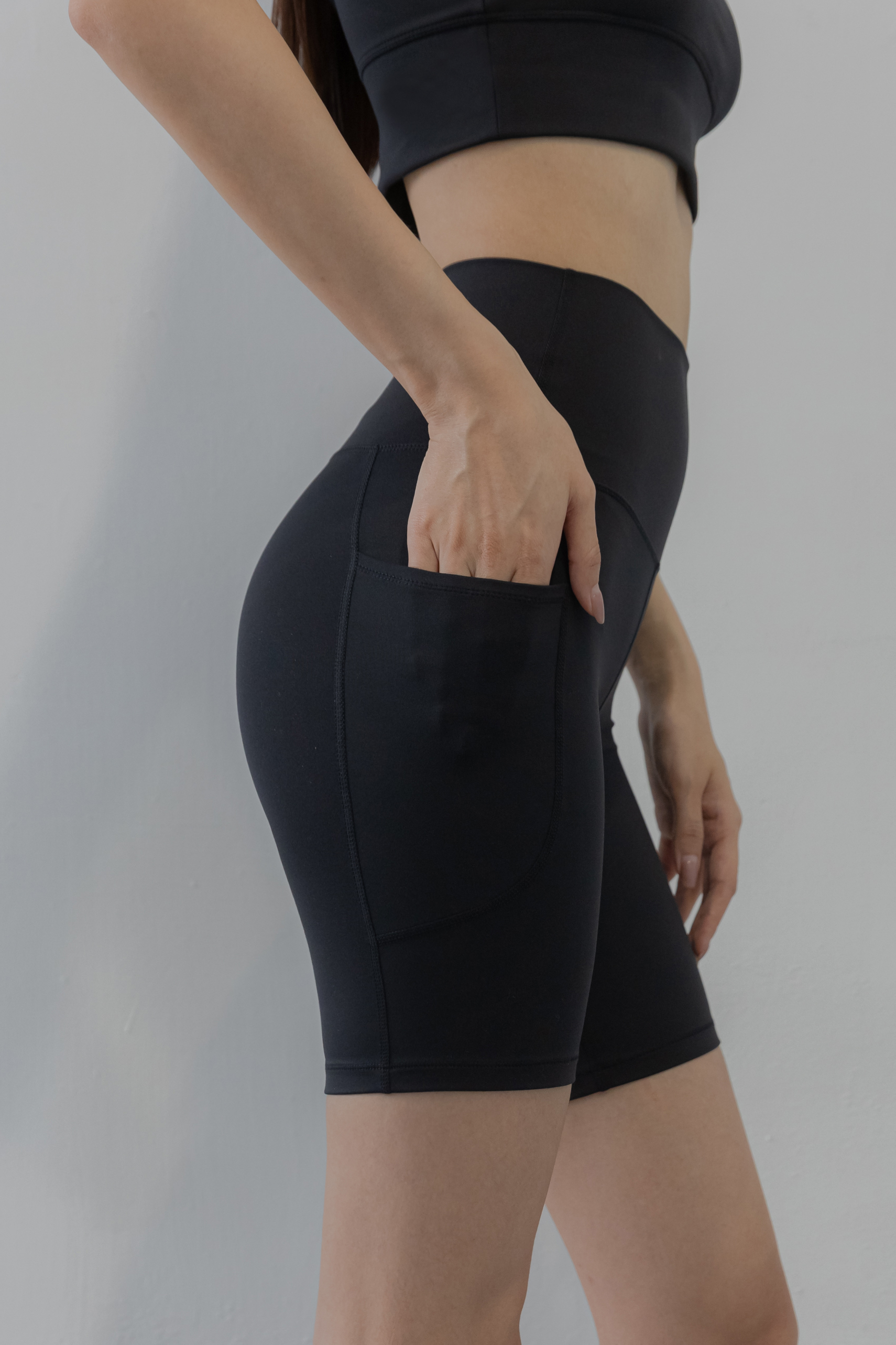 7 " Shyni Side Pockets Bike Shorts- 正黑